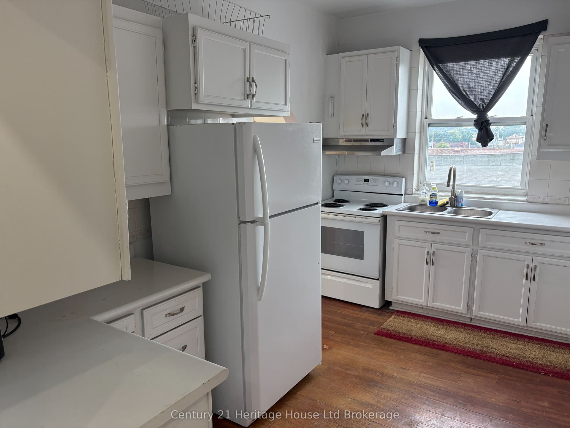 694 Dundas Street 2, Woodstock, ON N4S 1E6