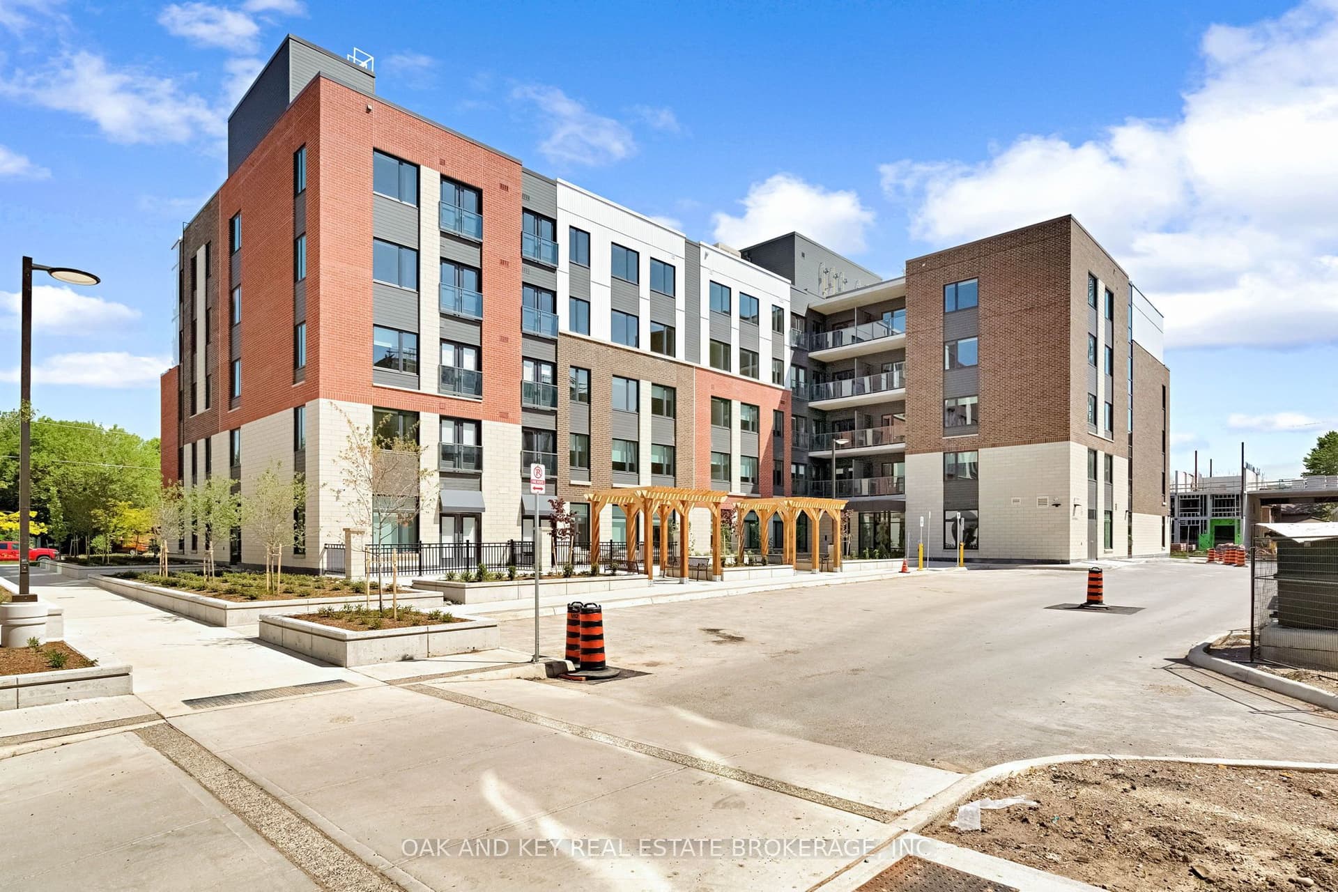 385 Hill Street 401, London East, ON N6B 1E3