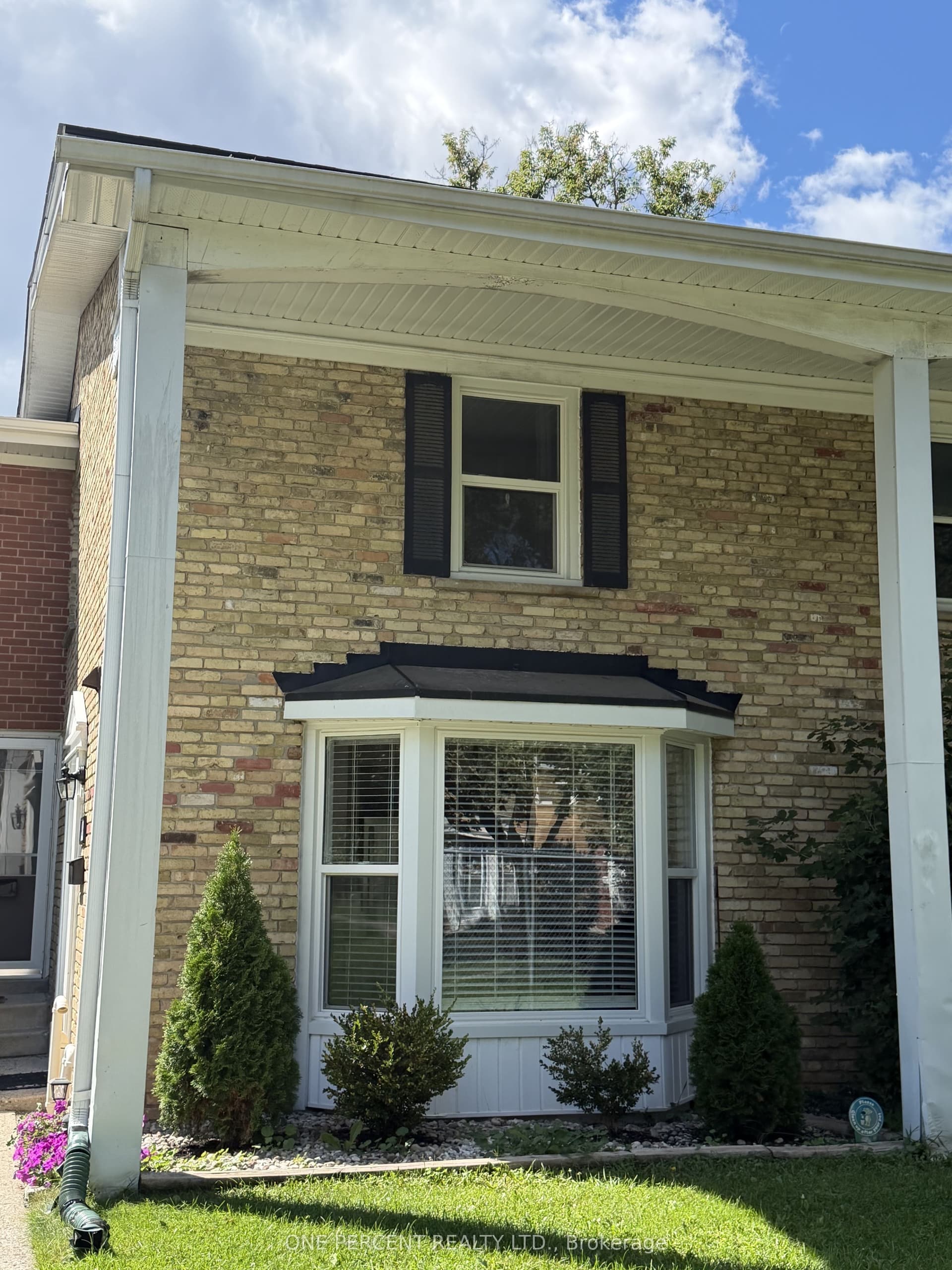 48 Arbour Glen Crescent, London East, ON N5Y 1Z9