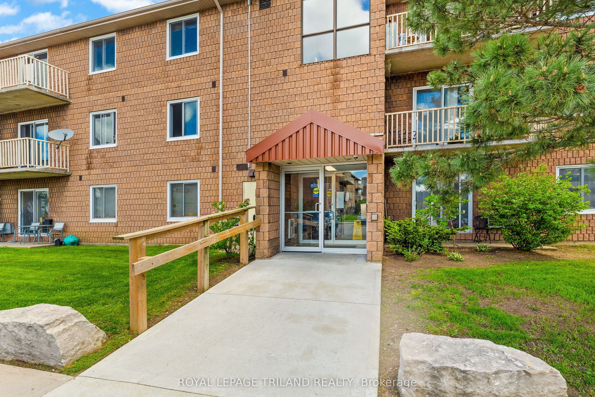 1584 Ernest Avenue 107, London South, ON N6E 1X9