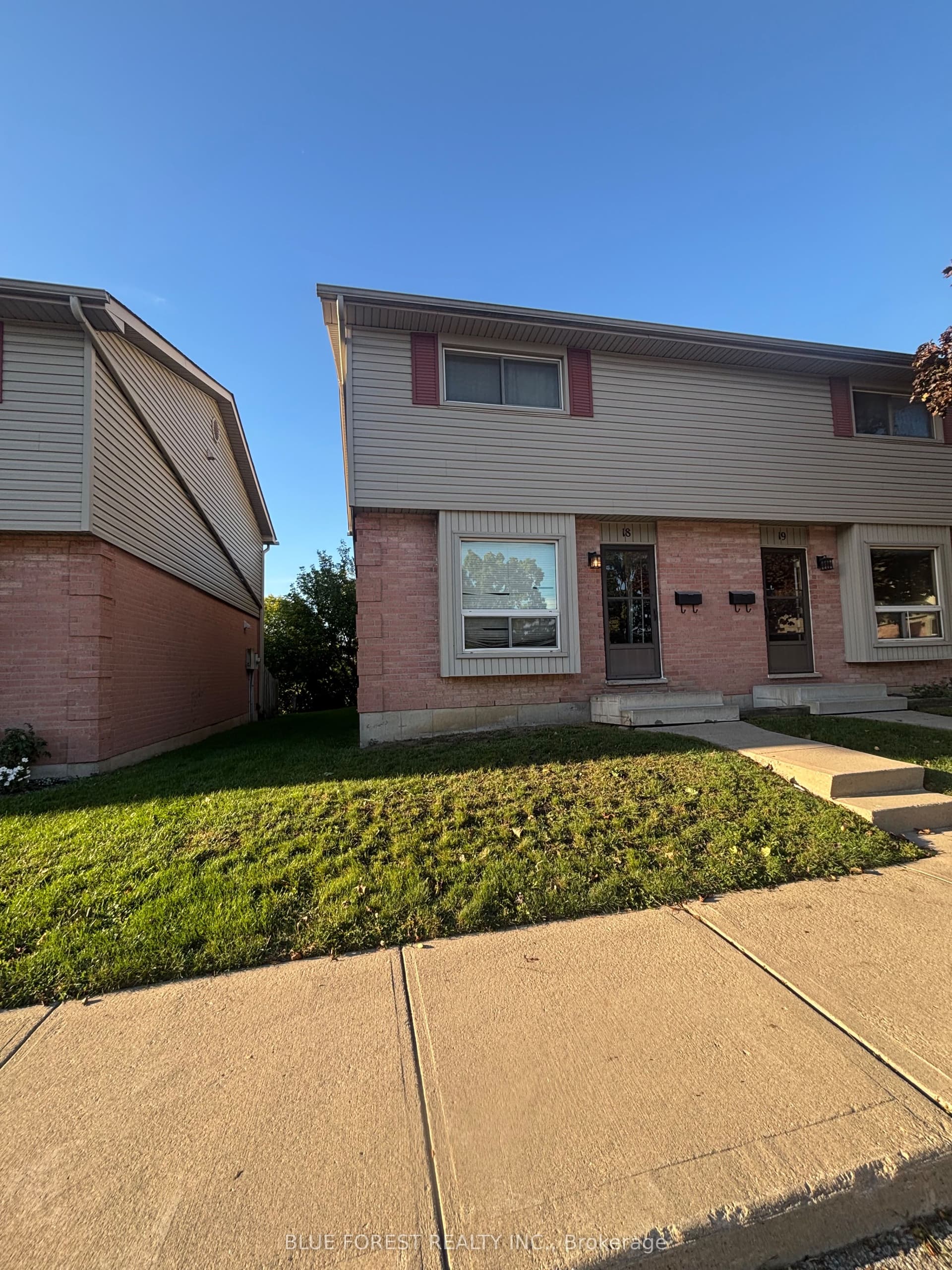1200 Cheapside Street 18, London East, ON N5Y 5J6