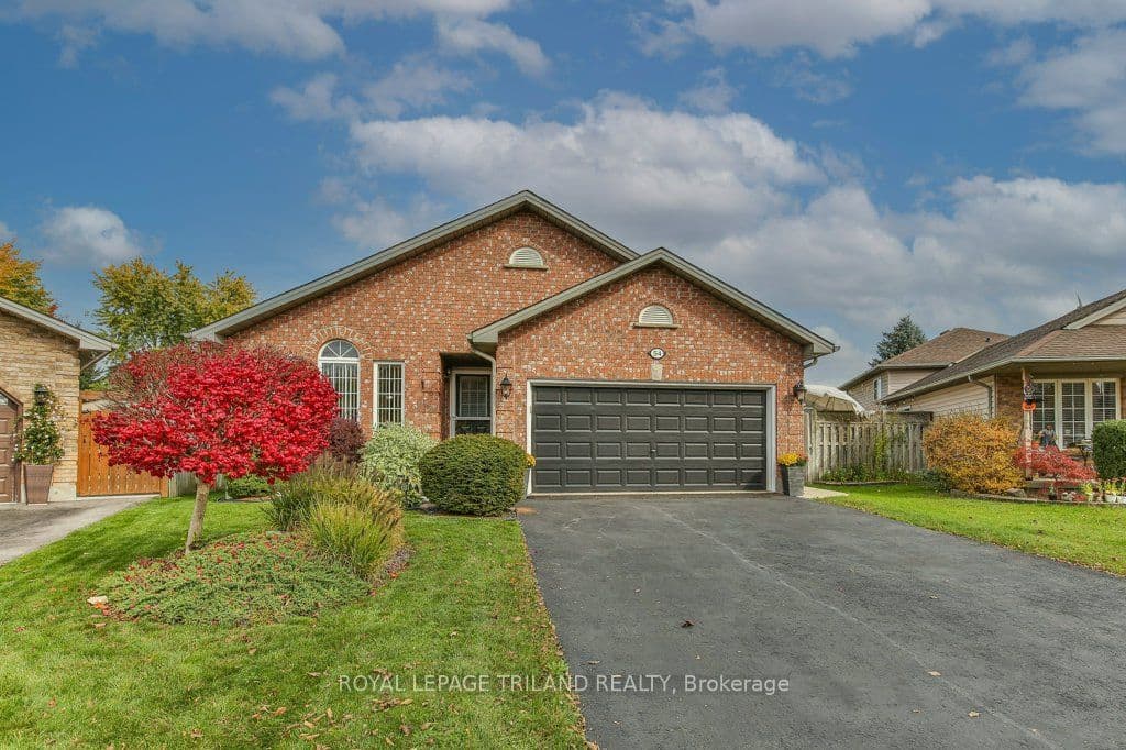 54 BOWCOTT Crescent, London East, ON N5V 4W8