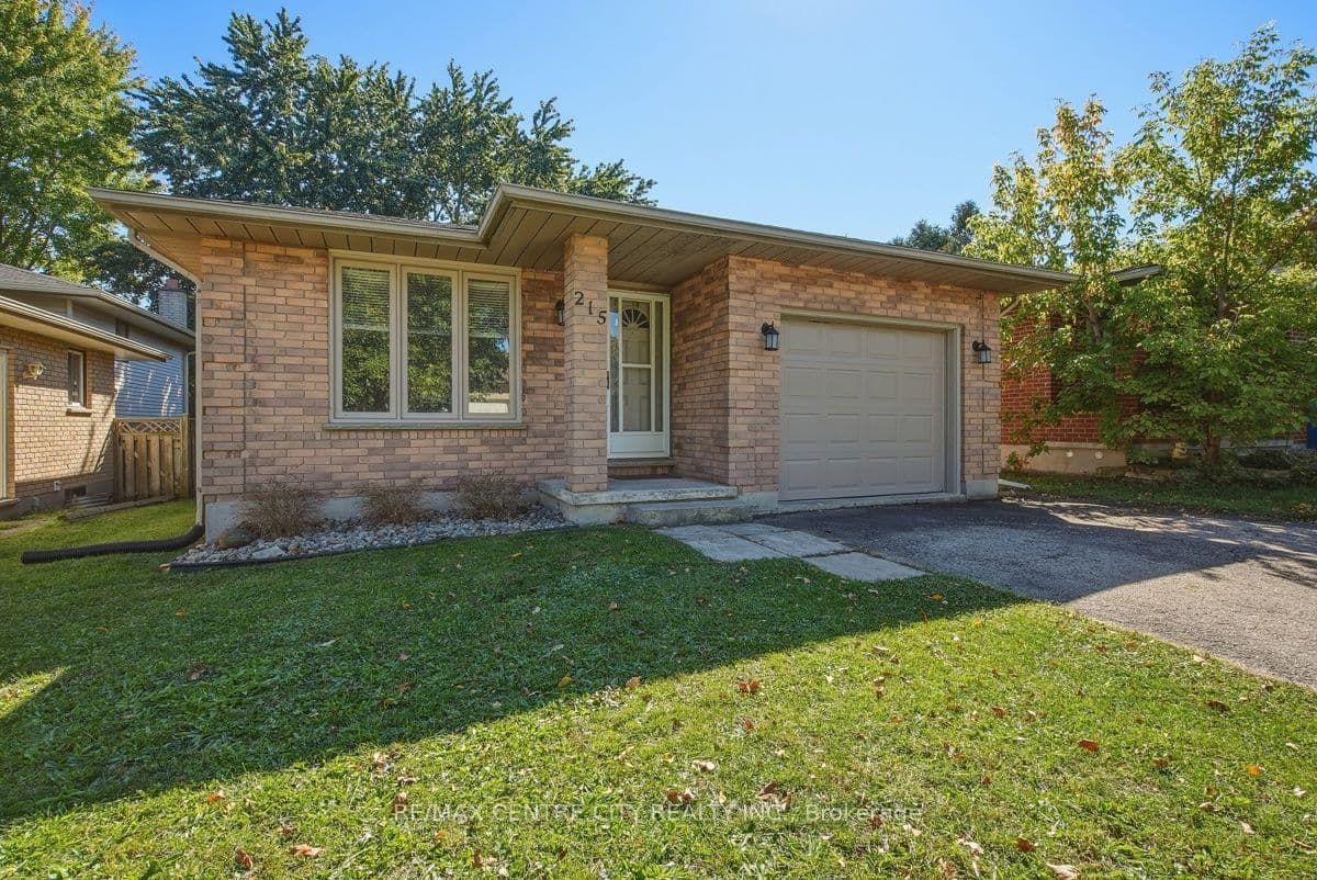 215 Walmer Grove, London North, ON N6G 4G8