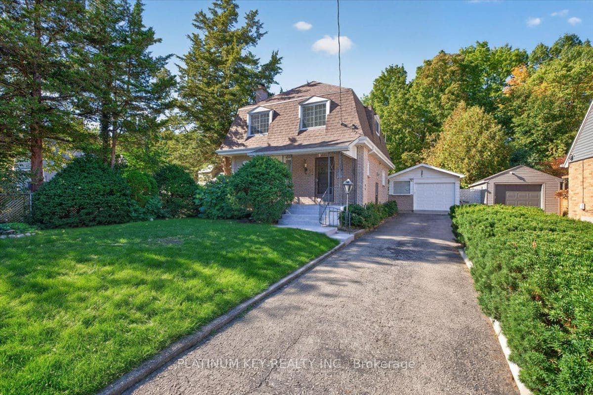 14 Foster Avenue, London North, ON N6H 2K6