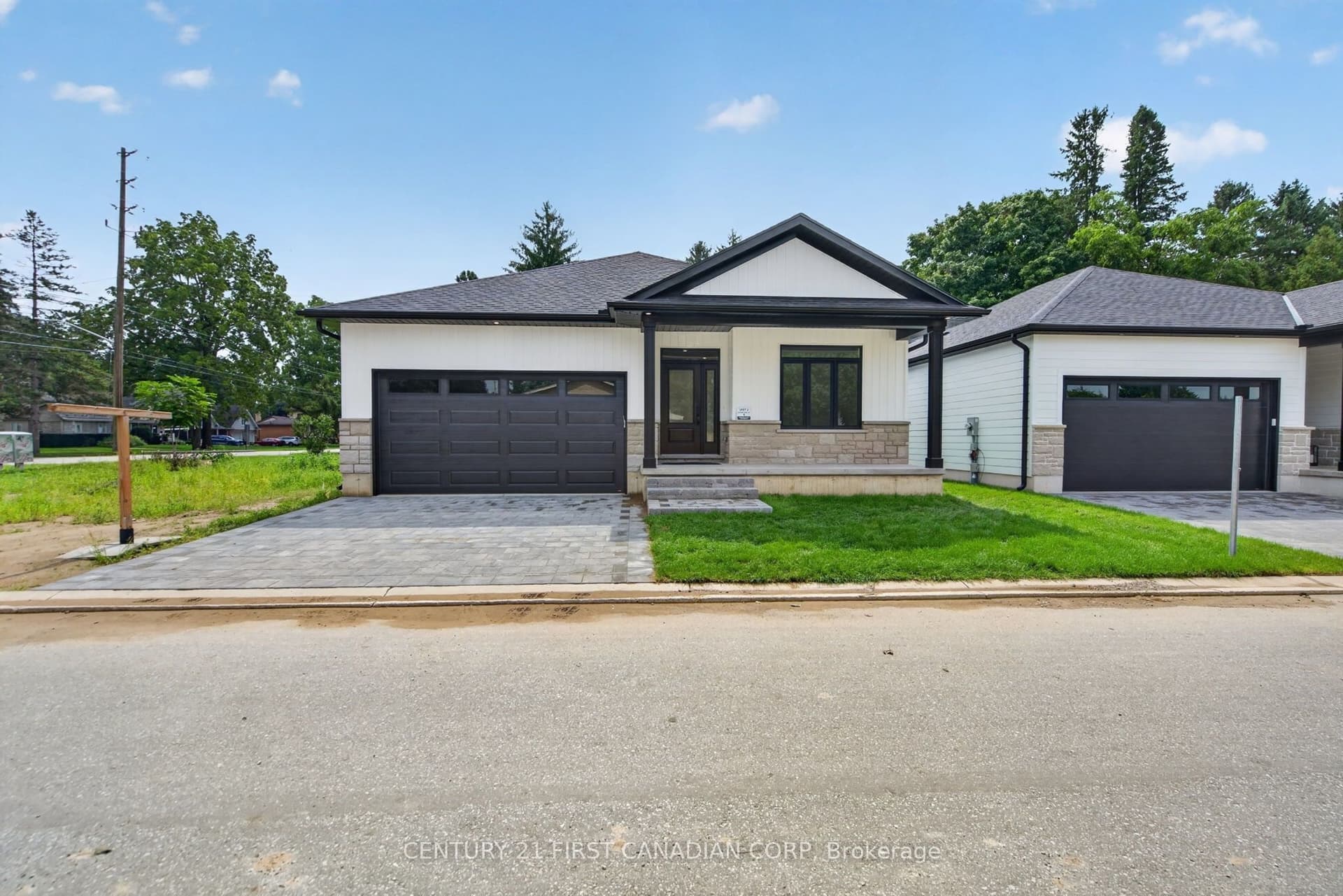 430 Head Street N 4, Strathroy-Caradoc, ON N7G 2K2