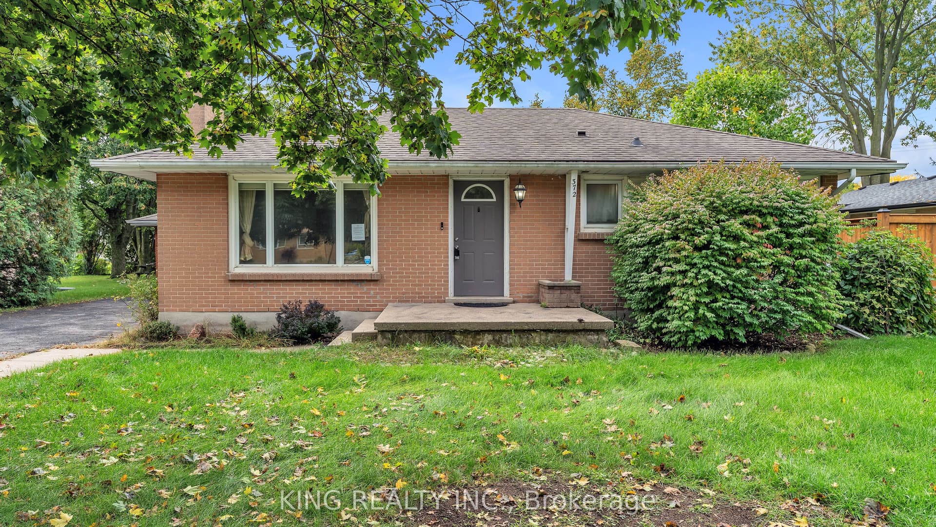372 Adelaide Street, Strathroy-Caradoc, ON N7G 2W3