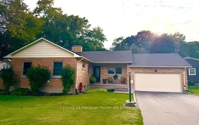 31 Parkwood Drive, Tillsonburg, ON N4G 2B7