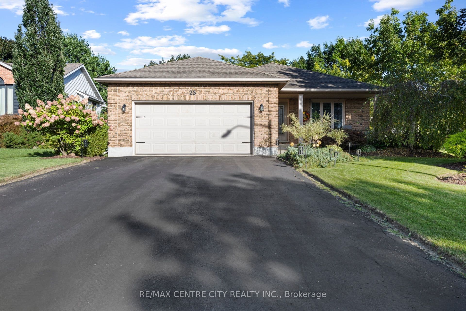 25 Daugherty Drive, St. Thomas, ON N5R 4W4