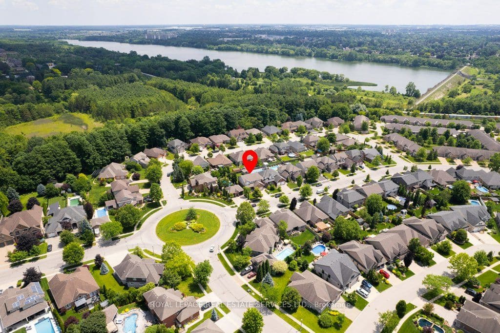560 Lakeview Drive, Woodstock, ON N4T 1W1
