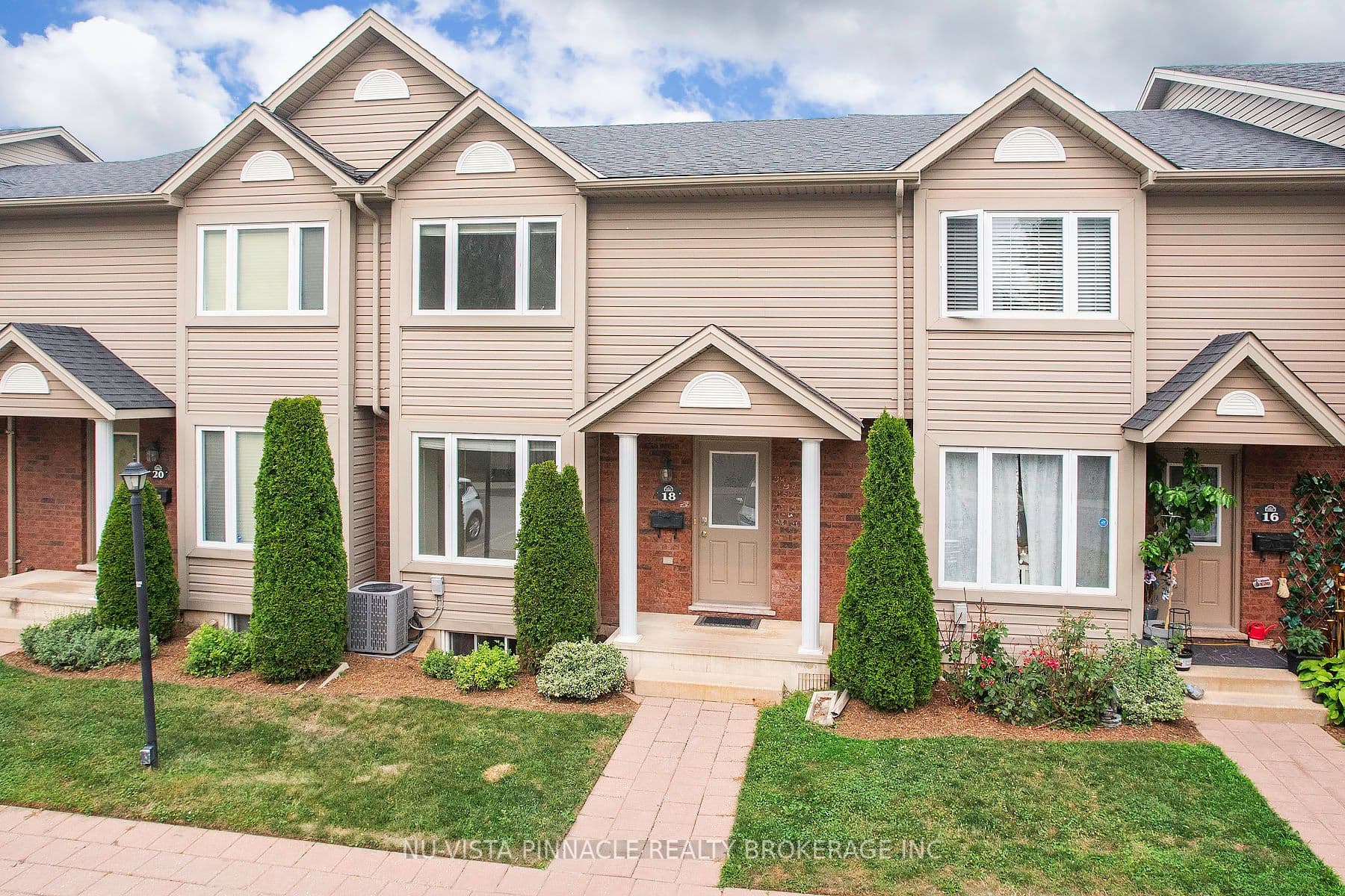 780 Fanshawe Park Road E 18, London North, ON N5X 1L5