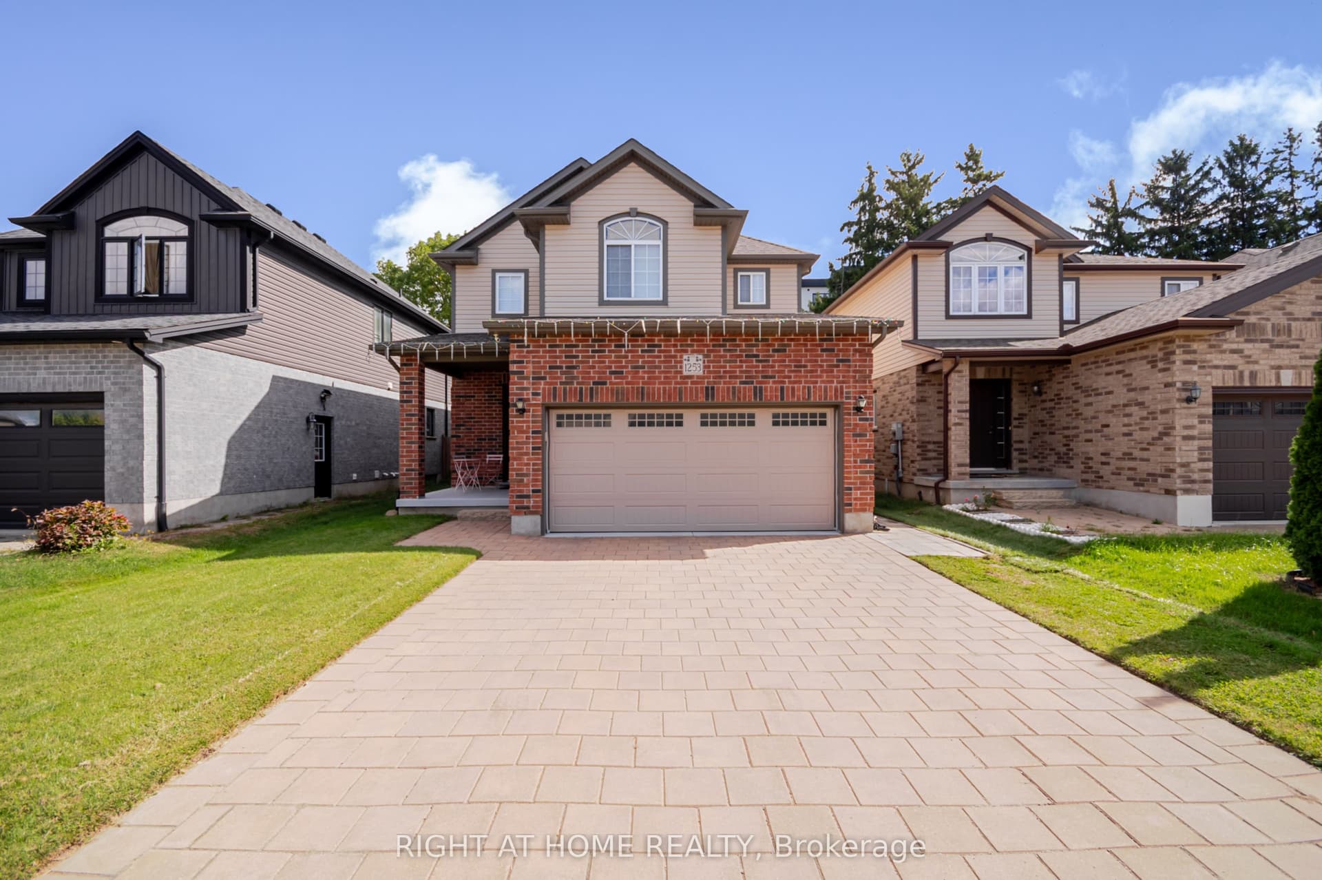 1253 Howlett Circle, London North, ON N5X 0K5
