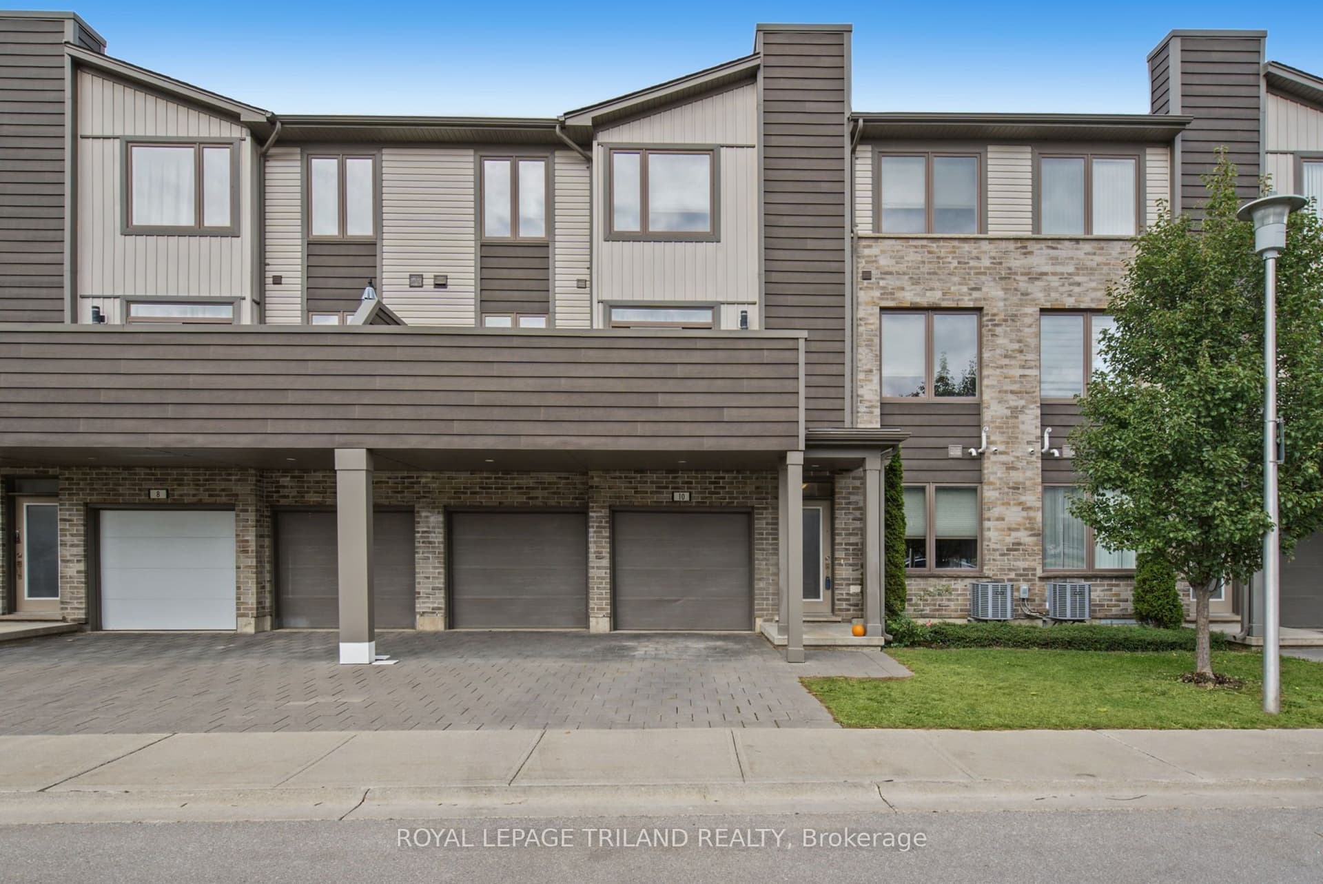 1960 Dalmagarry Road 10, London North, ON N6G 0T8