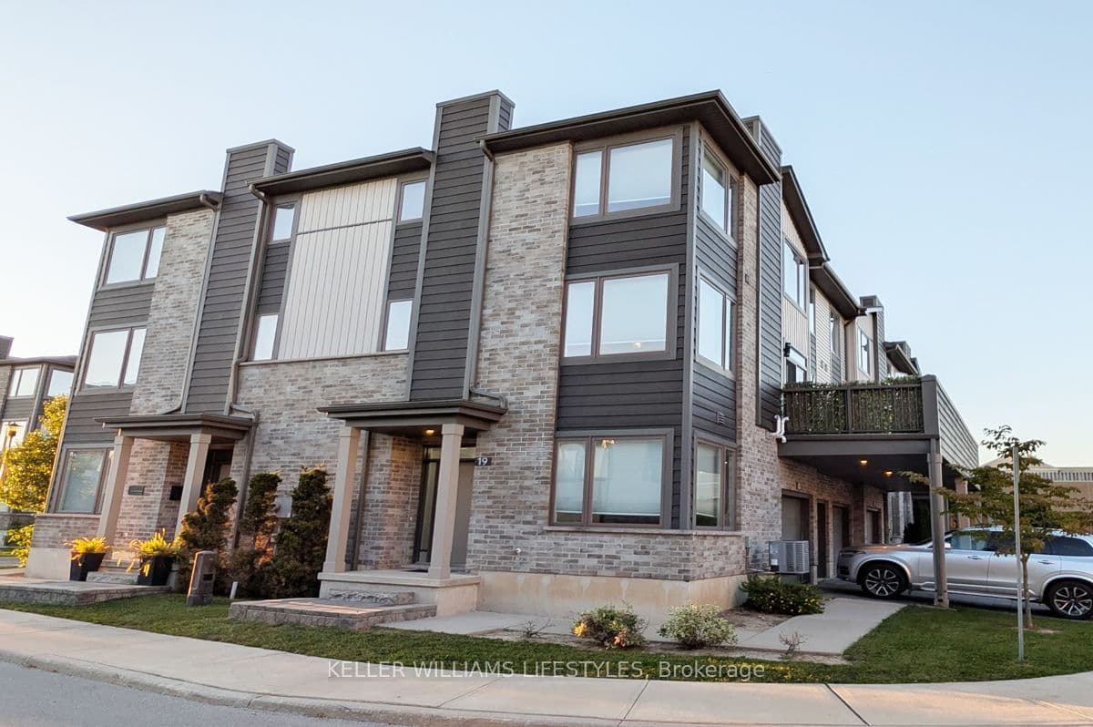 2070 Meadowgate Boulevard 25, London South, ON N6M 0H5