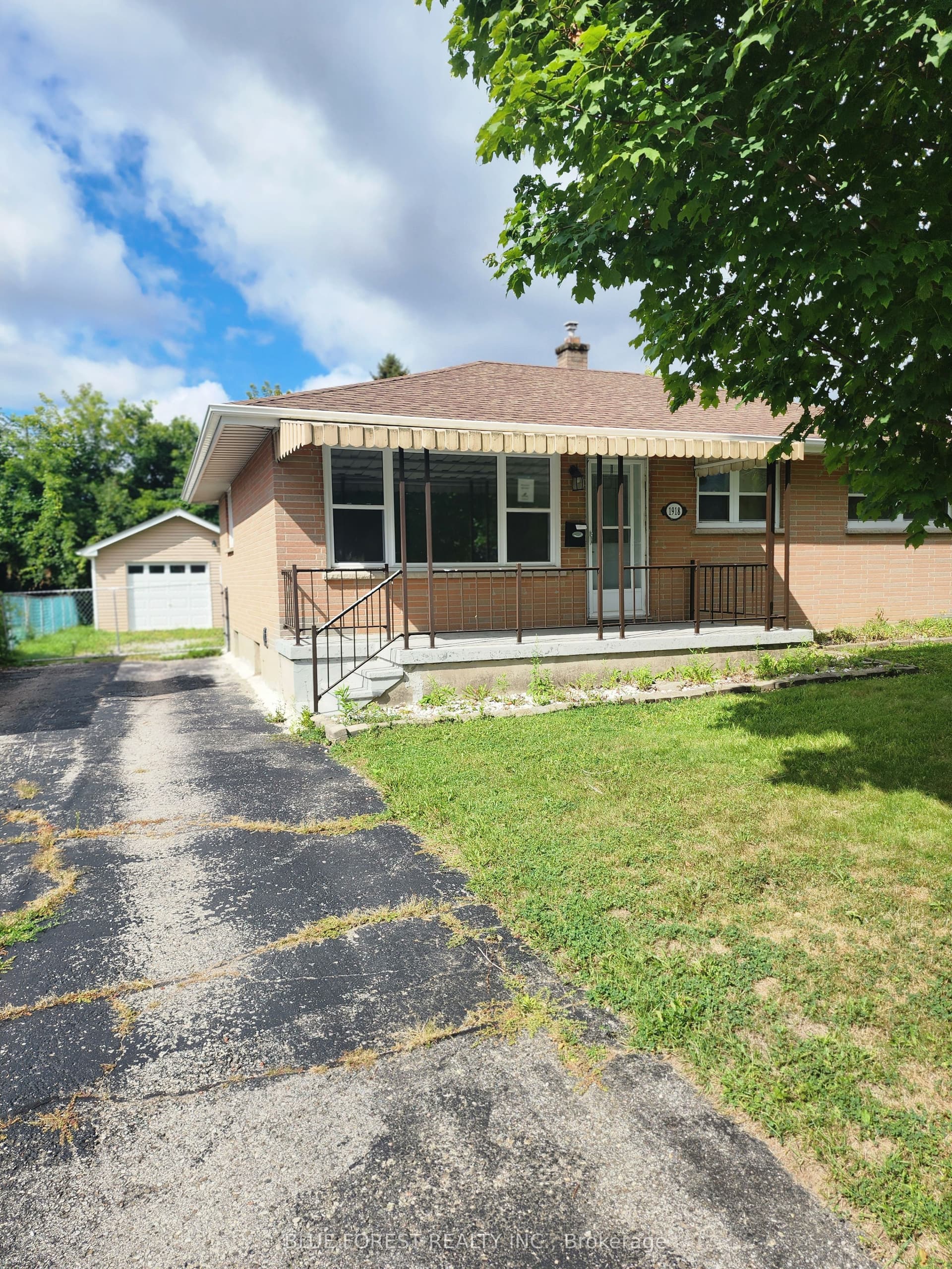 1918 Duluth Crescent, London East, ON N5V 1H7