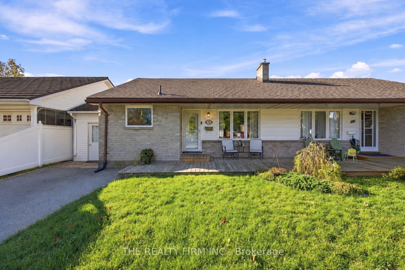 25 Queenston Crescent, London East, ON N5W 1N7