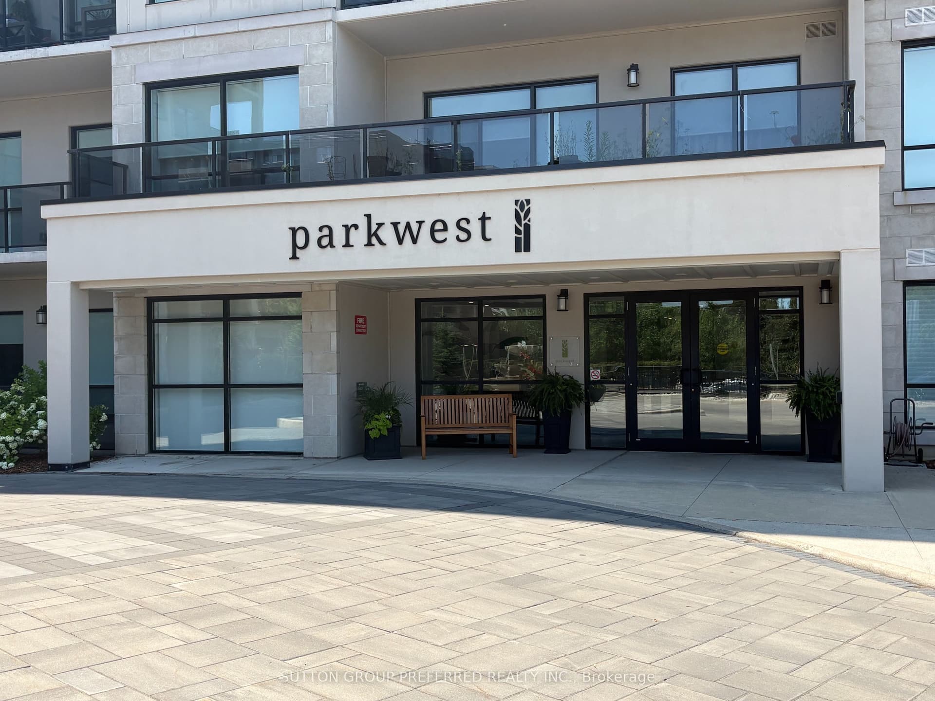 1200 Commissioners Road W 401, London South, ON N6K 1C7