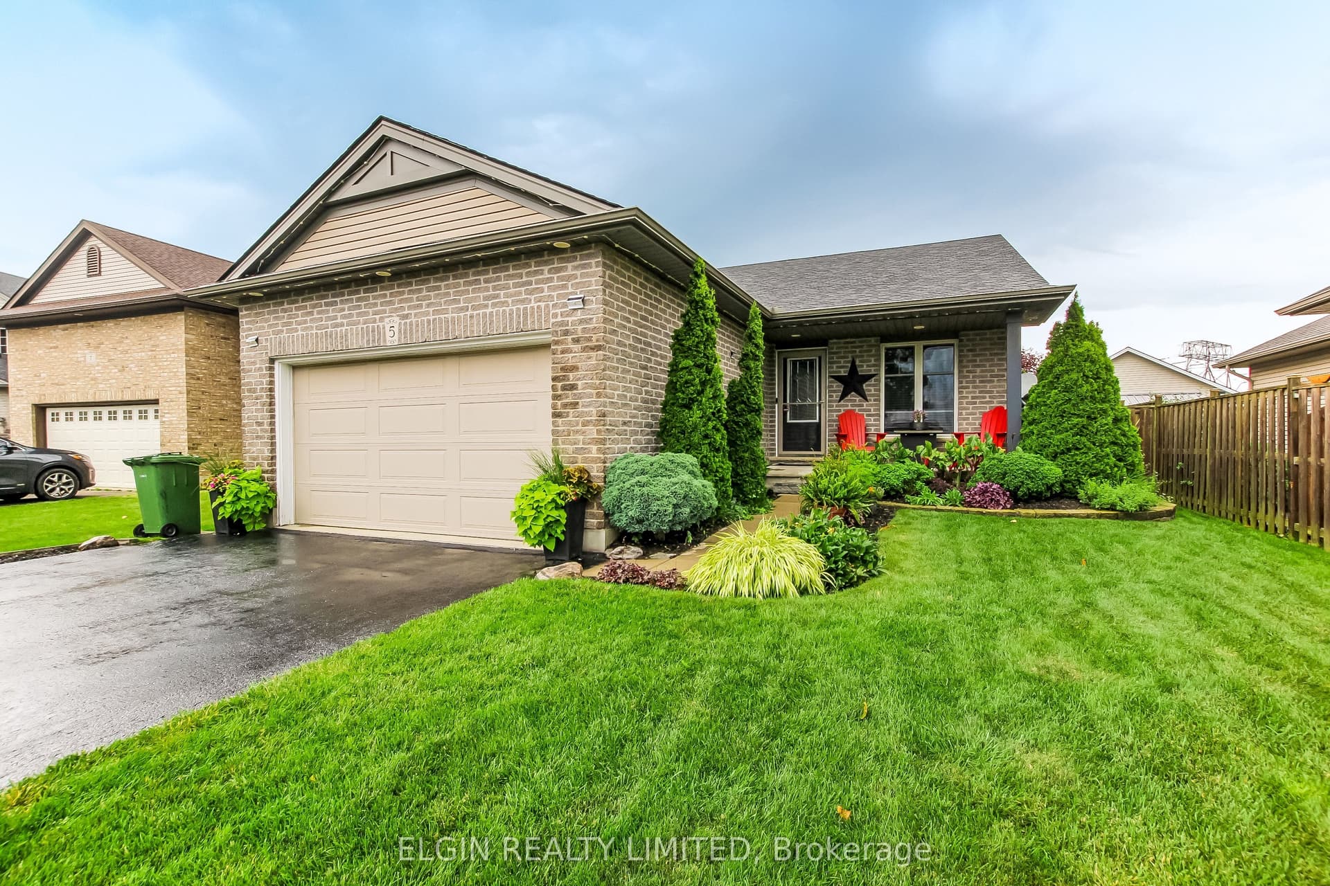 5 Hawthorn Court, St. Thomas, ON N5P 0A1