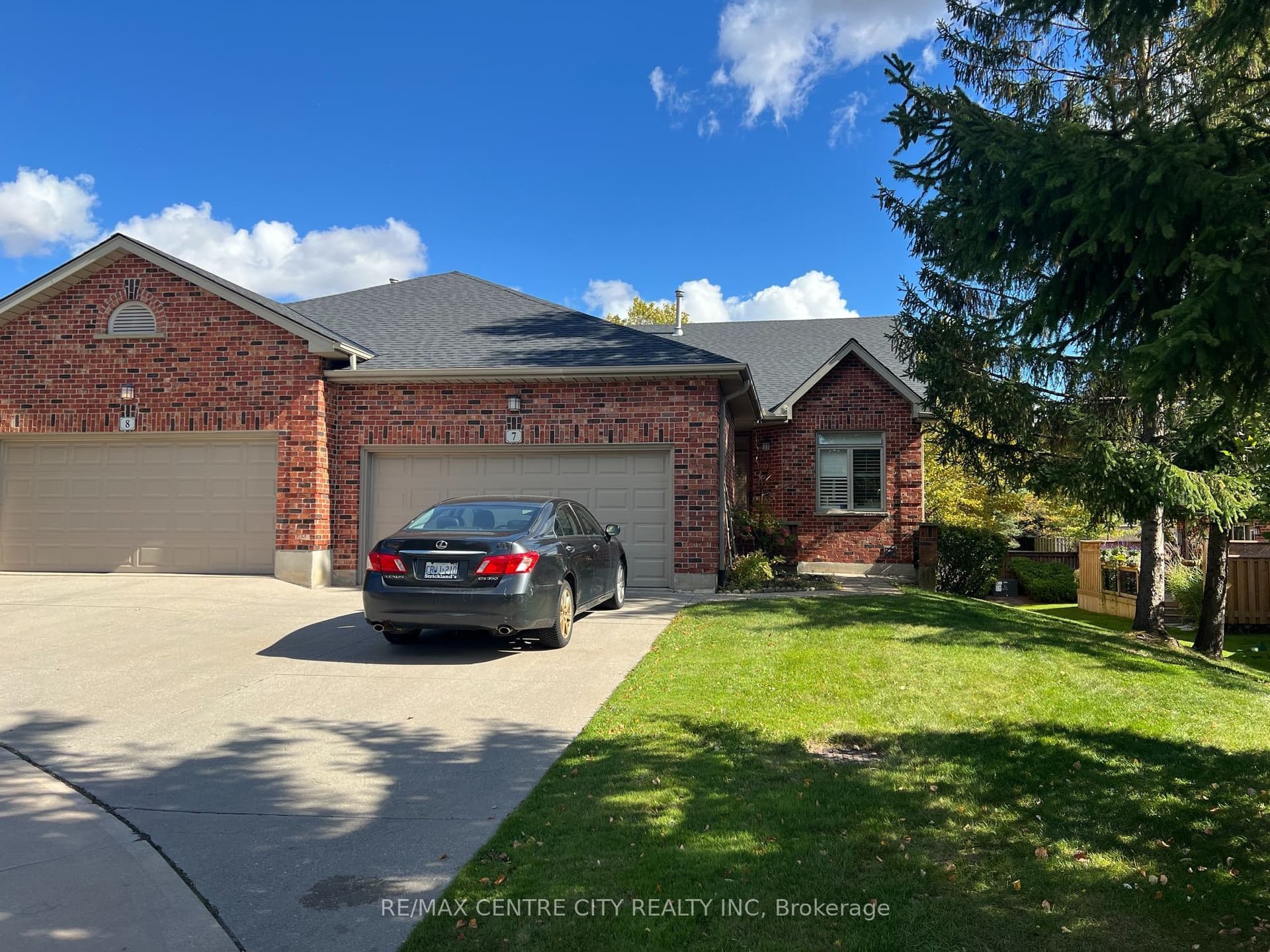 400 Ambleside Drive 7, London North, ON N6G 4Y7
