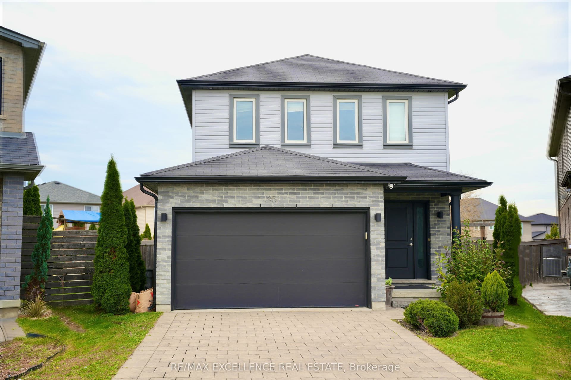 1954 FOXRIDGE Crescent, London North, ON N6G 0L8