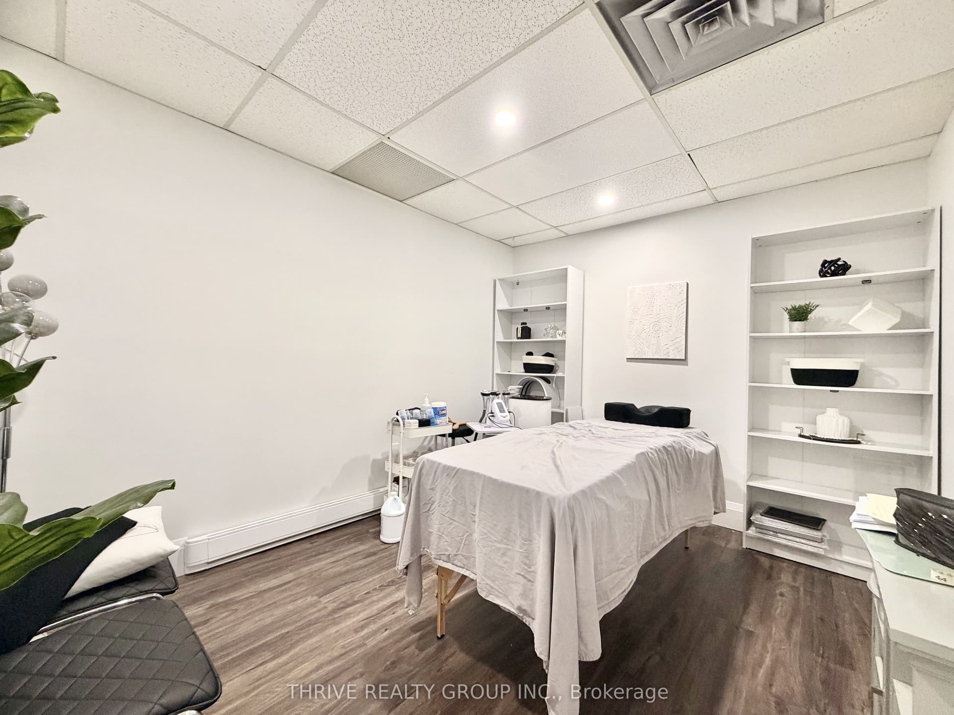 1288 Commissioners Road W C, London South, ON N6K 1E1