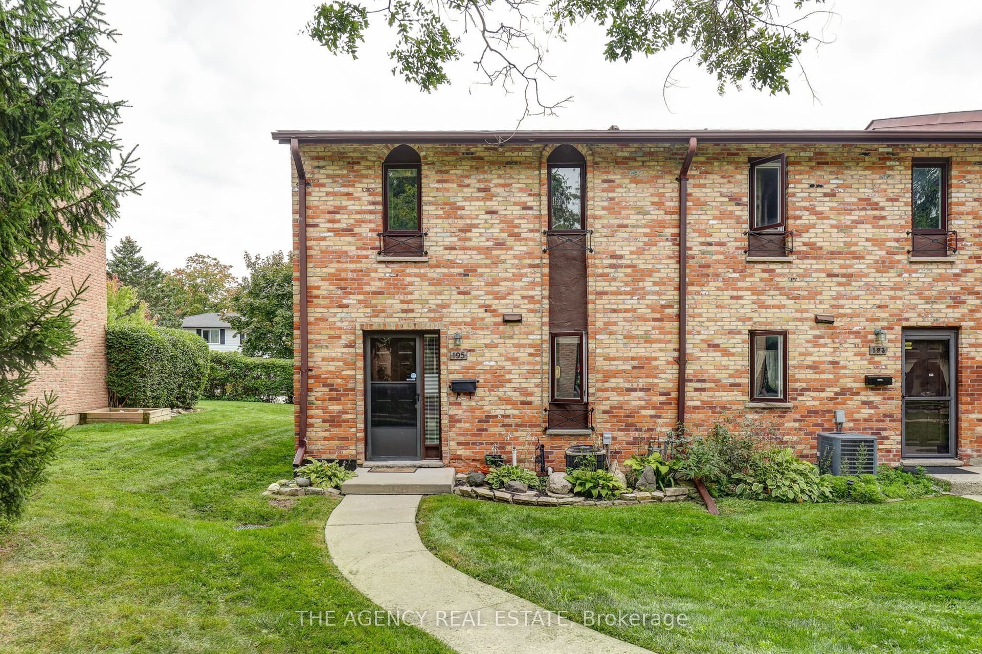 195 Millbank Drive 9, London South, ON N6C 4V9