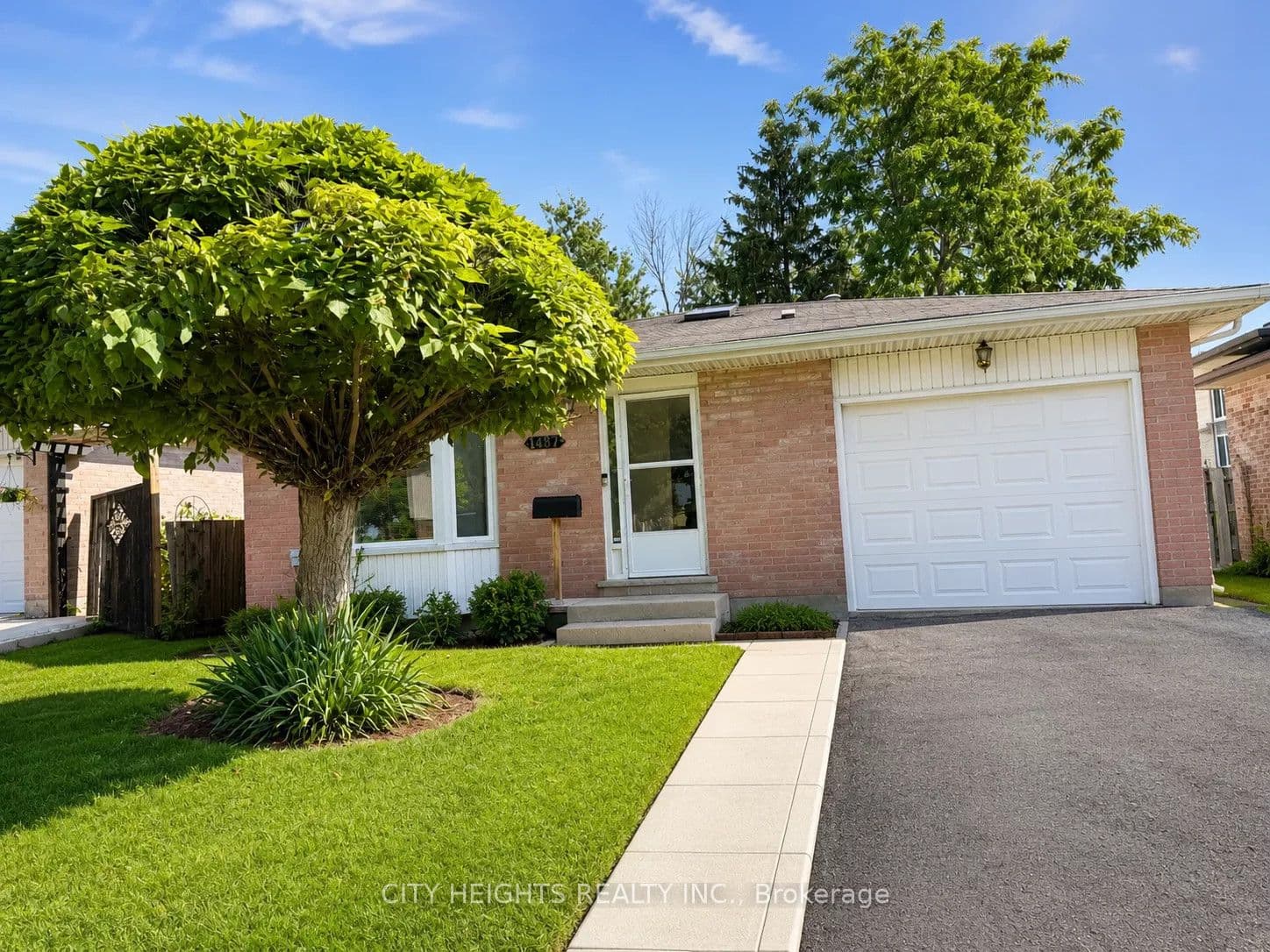 1487 Jalna Boulevard UPPER LEVEL, London South, ON N6E 3C4