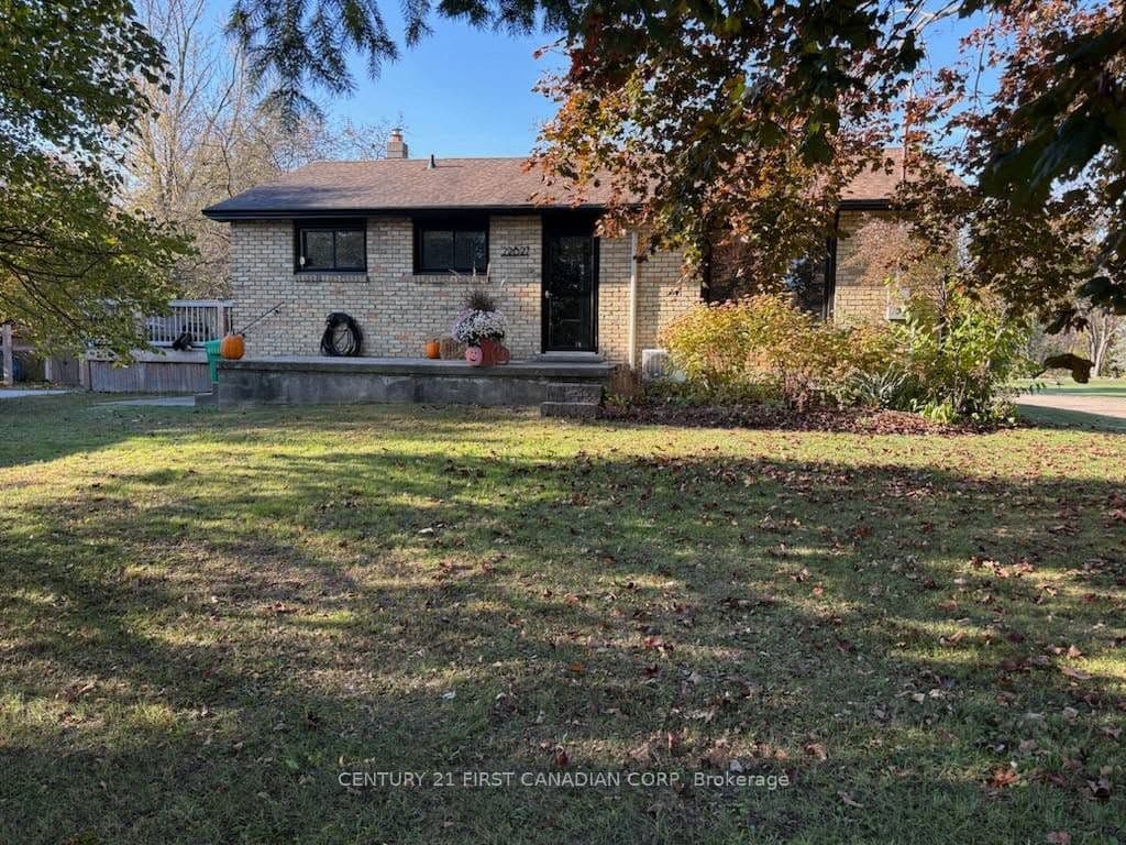 22827 Melbourne Road, Southwest Middlesex, ON N0L 1T0