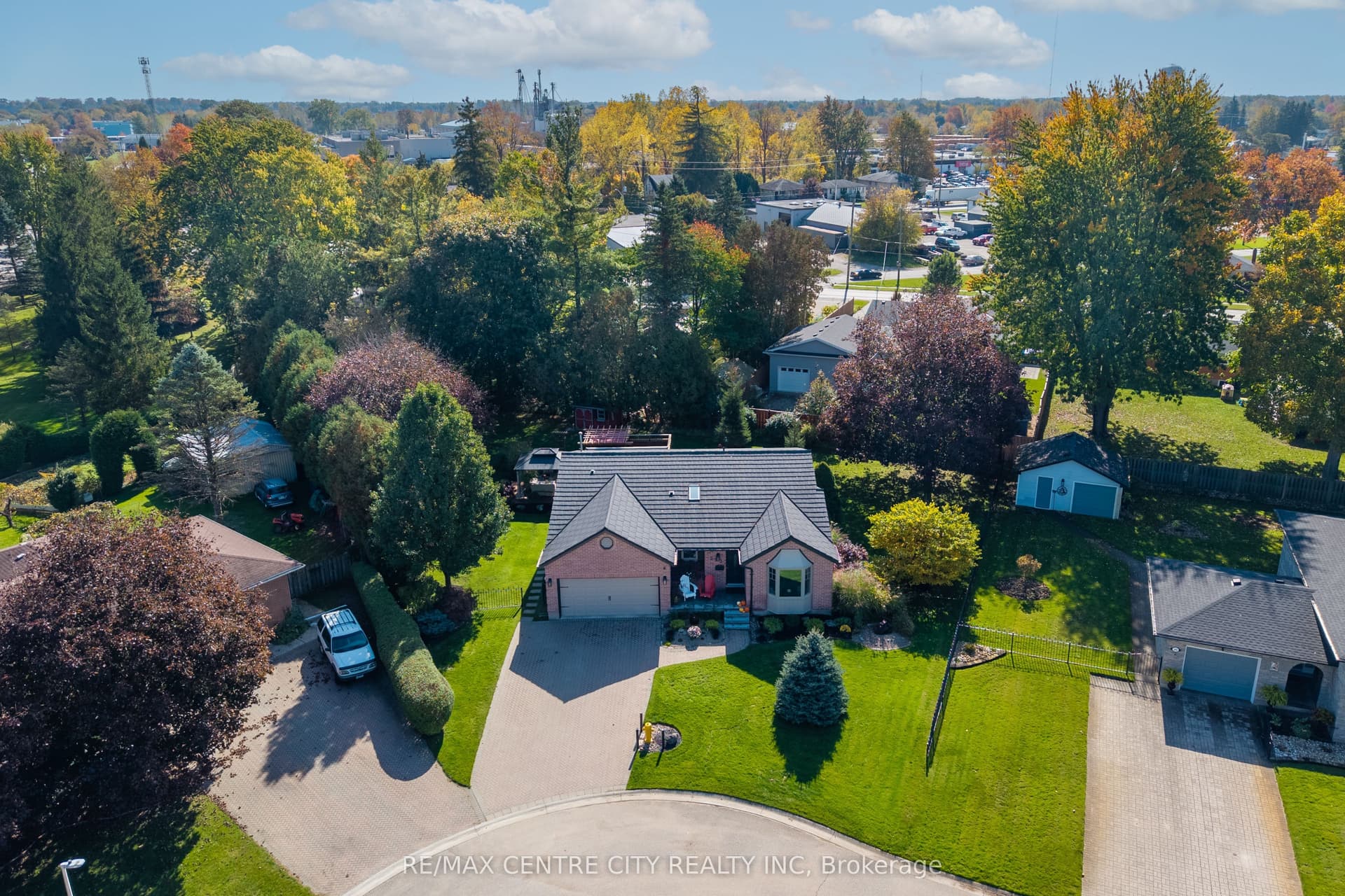 252 Mill Pond Crescent, Strathroy-Caradoc, ON N7G 3R1