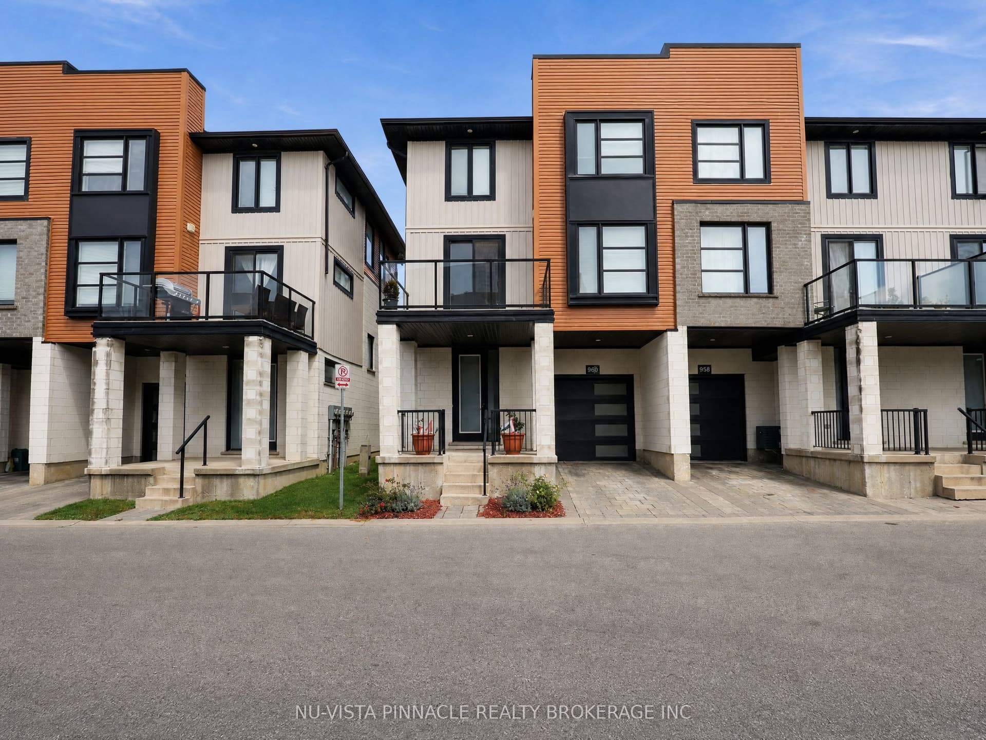 960 West Village Square, London North, ON N6H 0J7