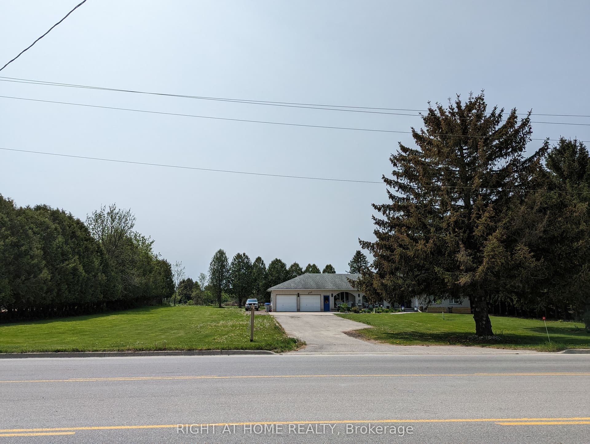 392 Second Street, Strathroy-Caradoc, ON N7G 3H8