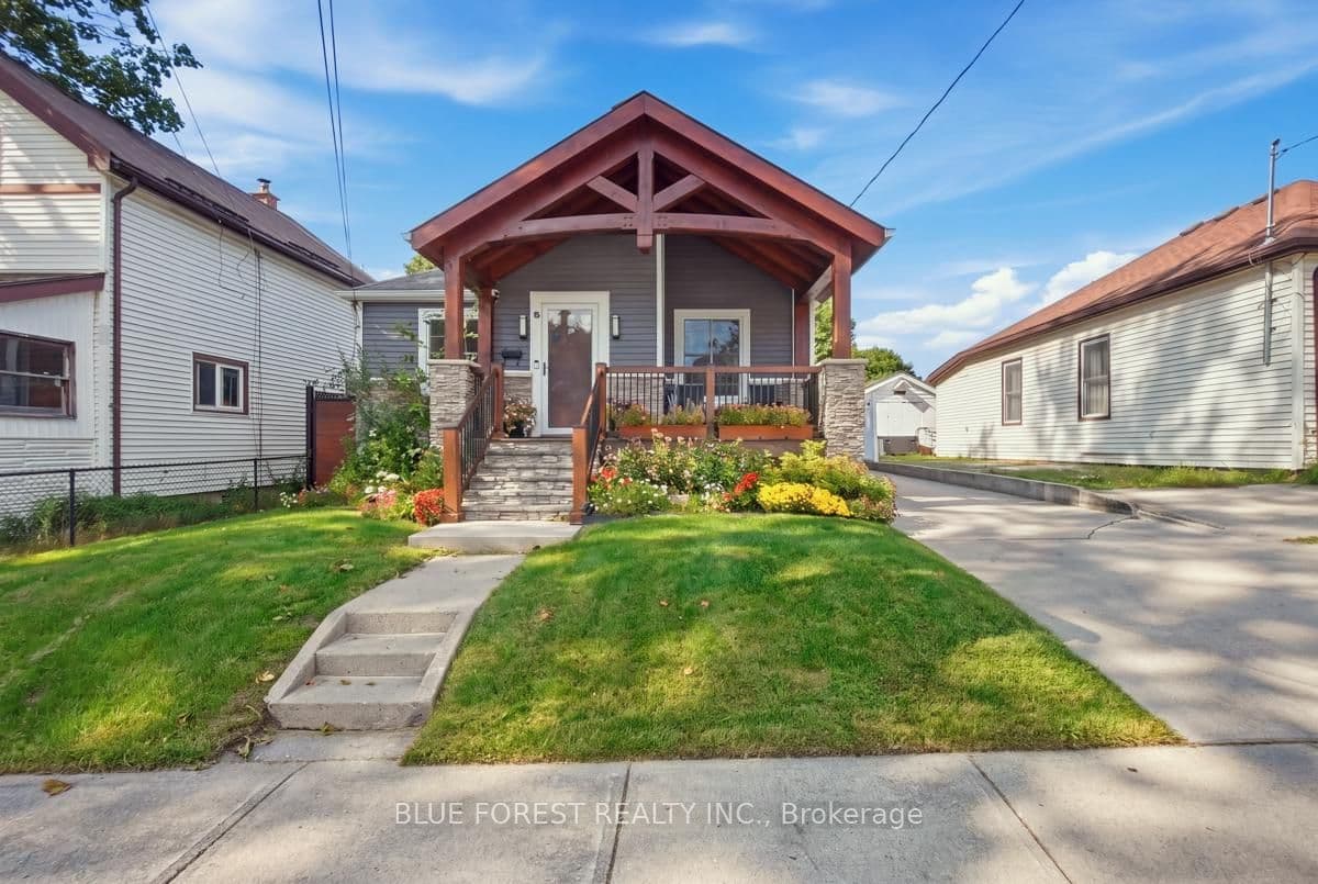 8 Edna Street, London South, ON N5Z 2X9