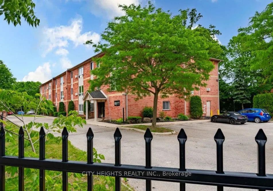 1275 Bentley Drive 105, London East, ON N5V 4M4