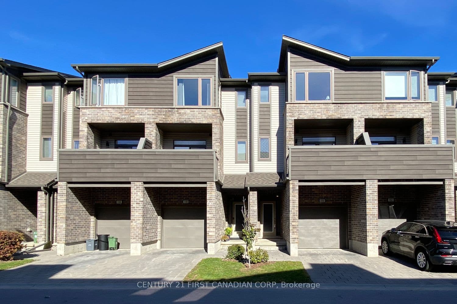 2070 Meadowgate Boulevard 100, London South, ON N6M 1C6