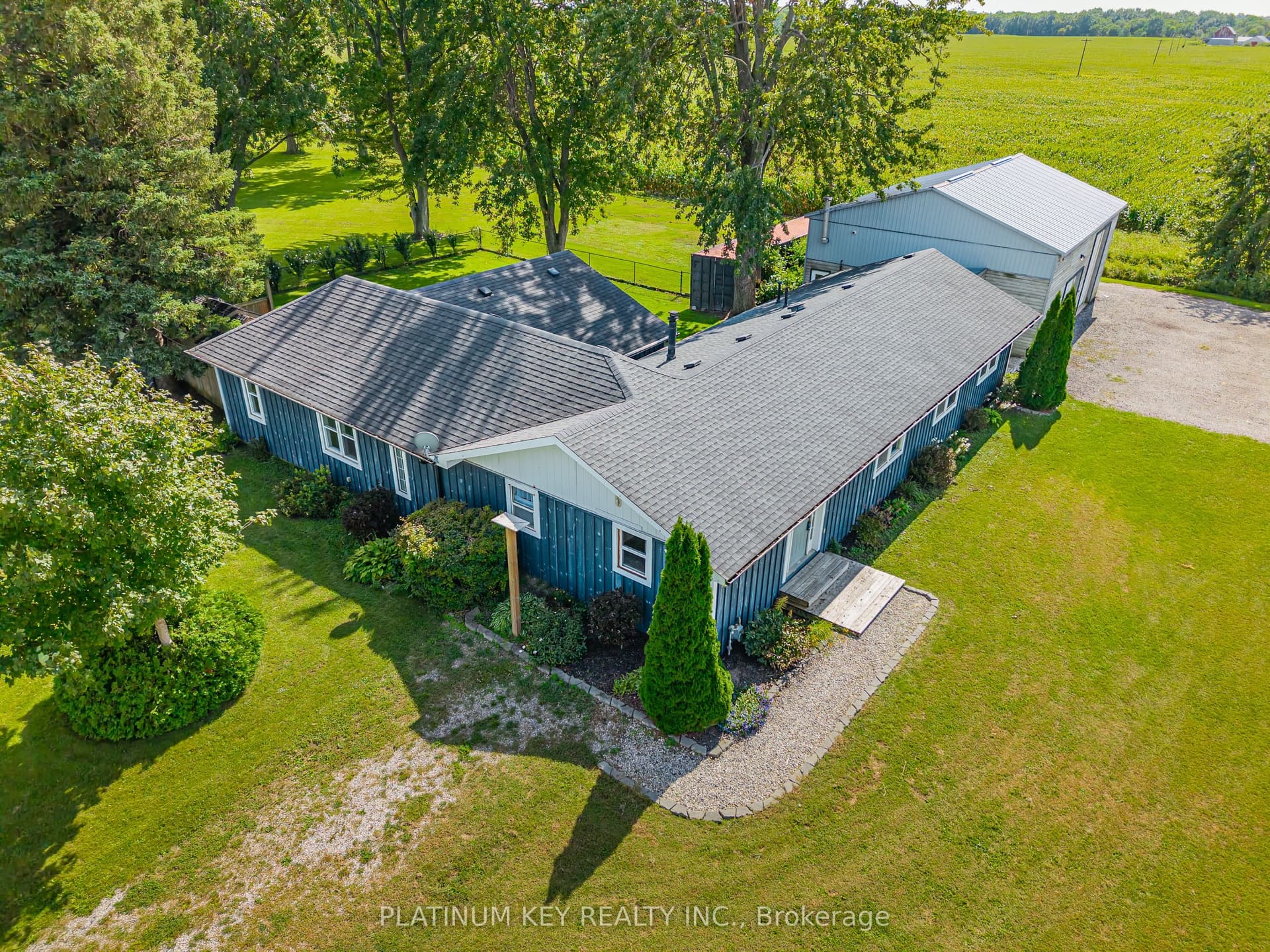 2731 Longwoods Road, Southwest Middlesex, ON N0L 2N0