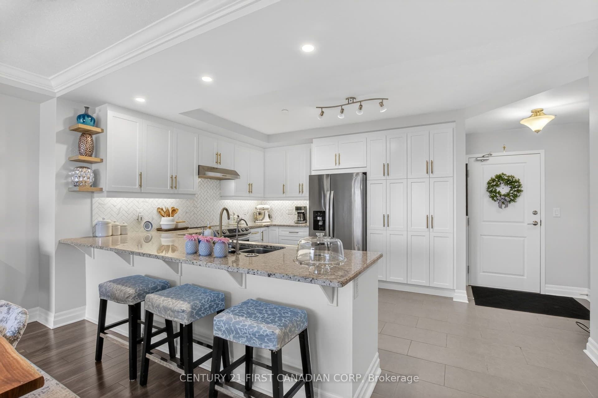260 Villagewalk Boulevard 208, London North, ON N6G 0W6
