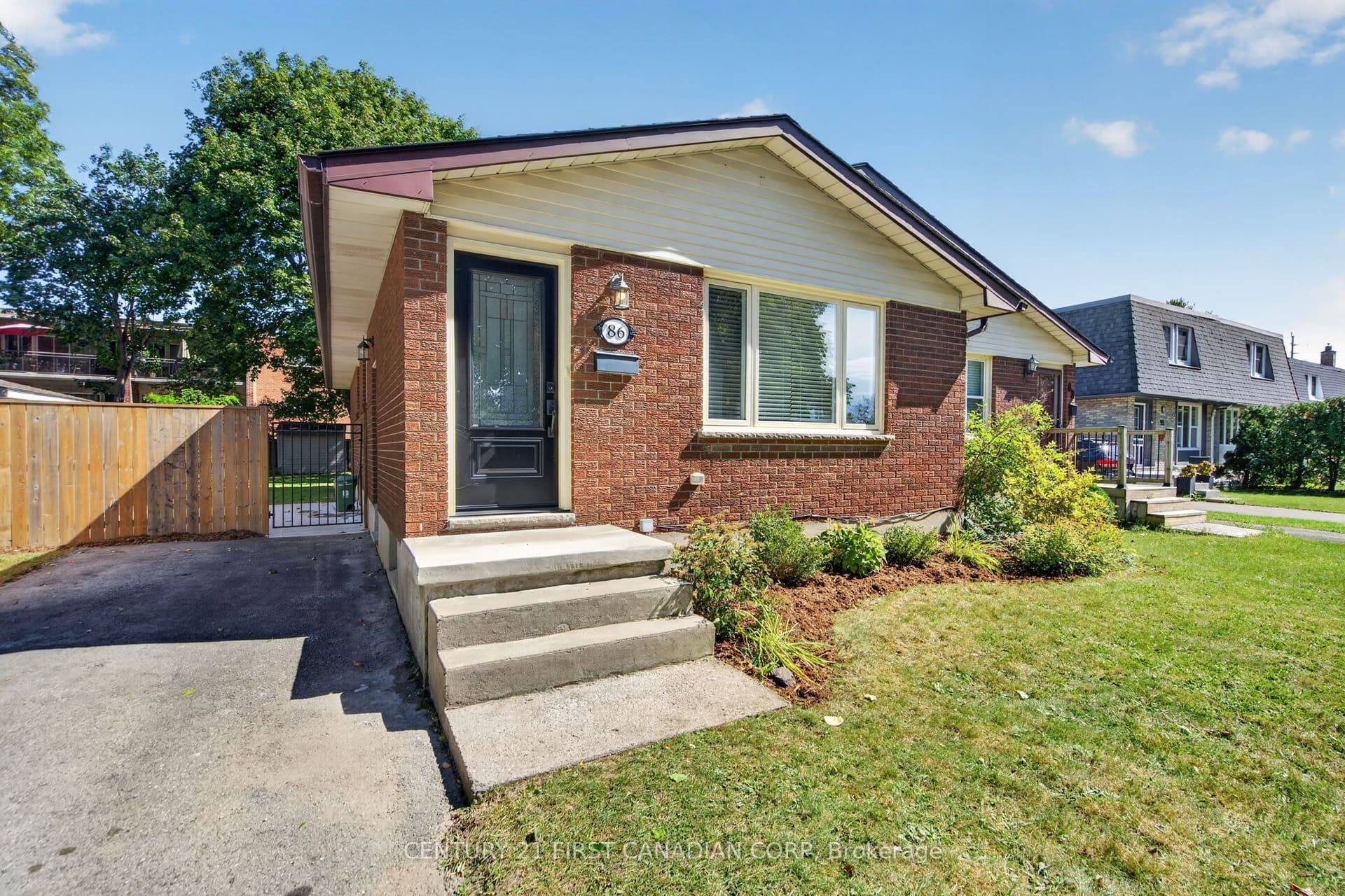 86 St Clair Crescent, London South, ON N6J 3E4