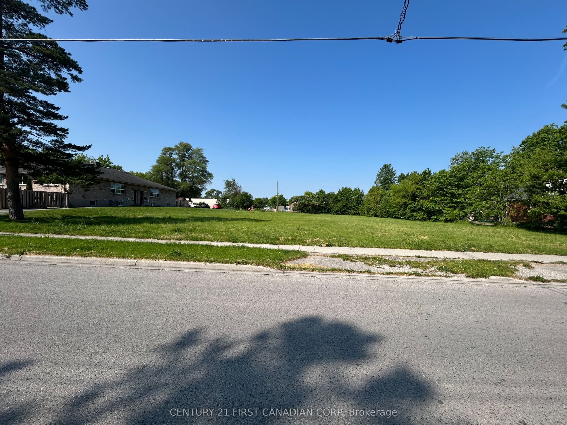225 Greenwood Avenue, London South, ON N6J 3G5