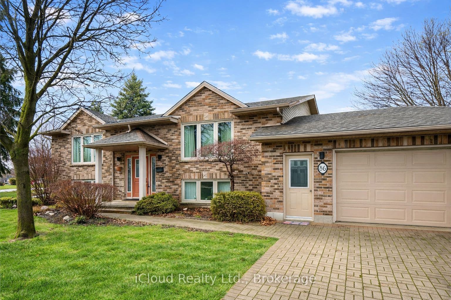 86 Glendale Drive E, Tillsonburg, ON N4G 1J7