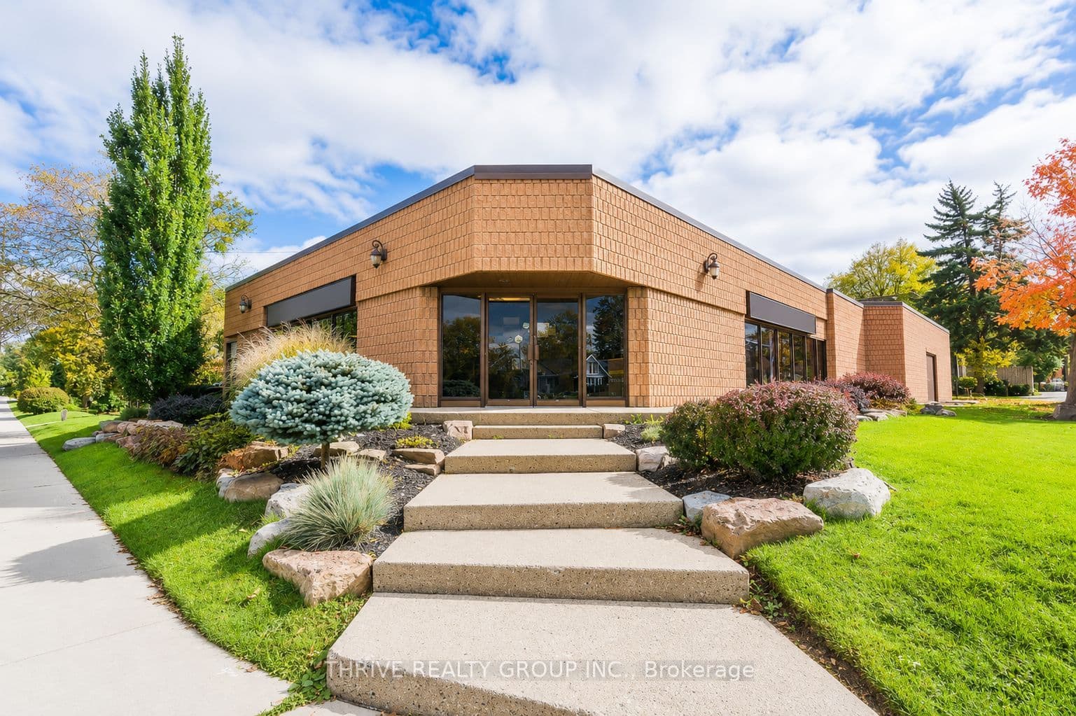 1040 Adelaide Street N, London East, ON N5Y 2M9