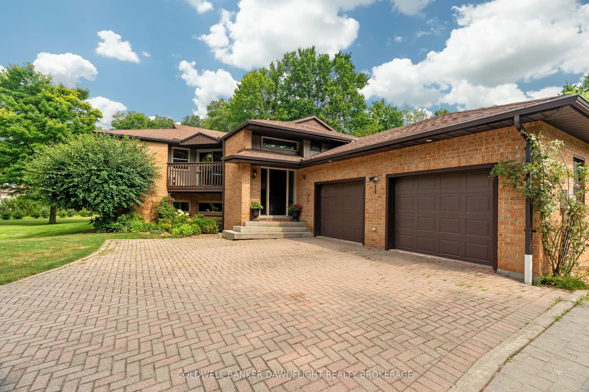 16 Lansdowne Park Crescent, Middlesex Centre, ON N0L 1R0