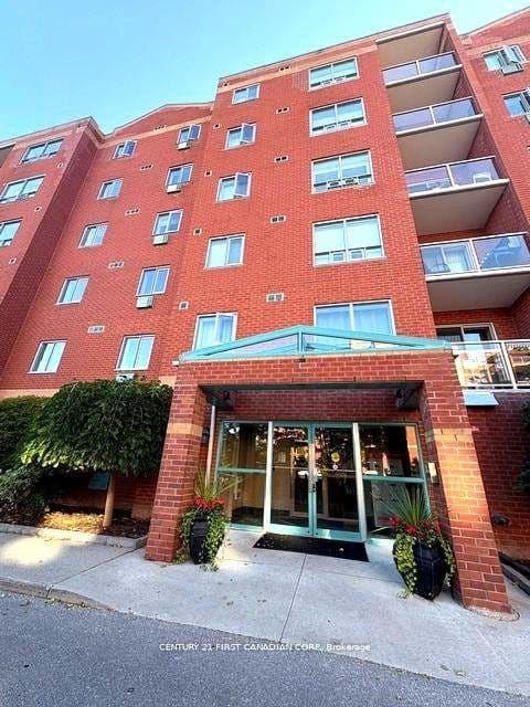 77 Baseline Road 501, London South, ON N6J 1V5