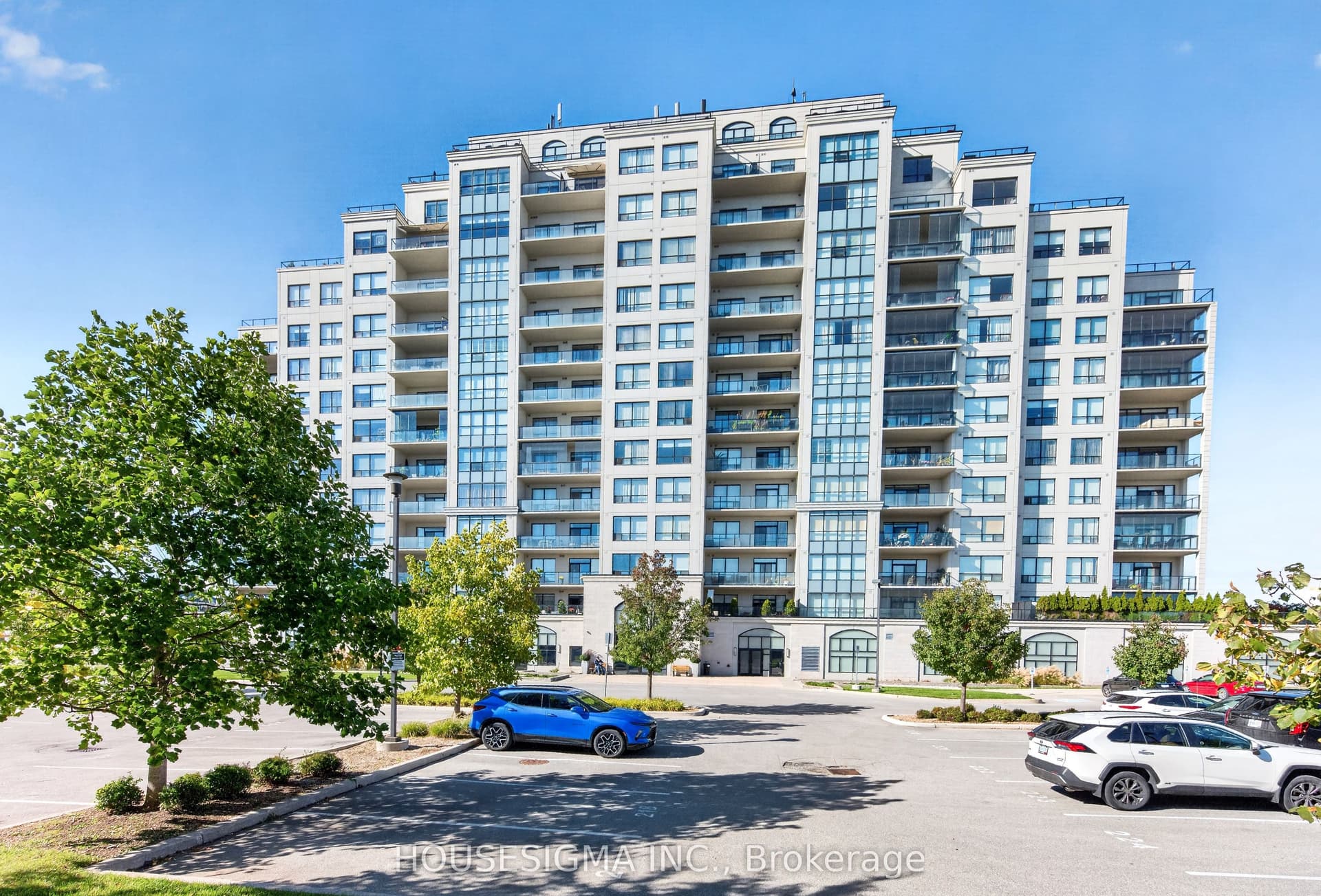 240 Villagewalk Boulevard 903, London North, ON N6G 0P6