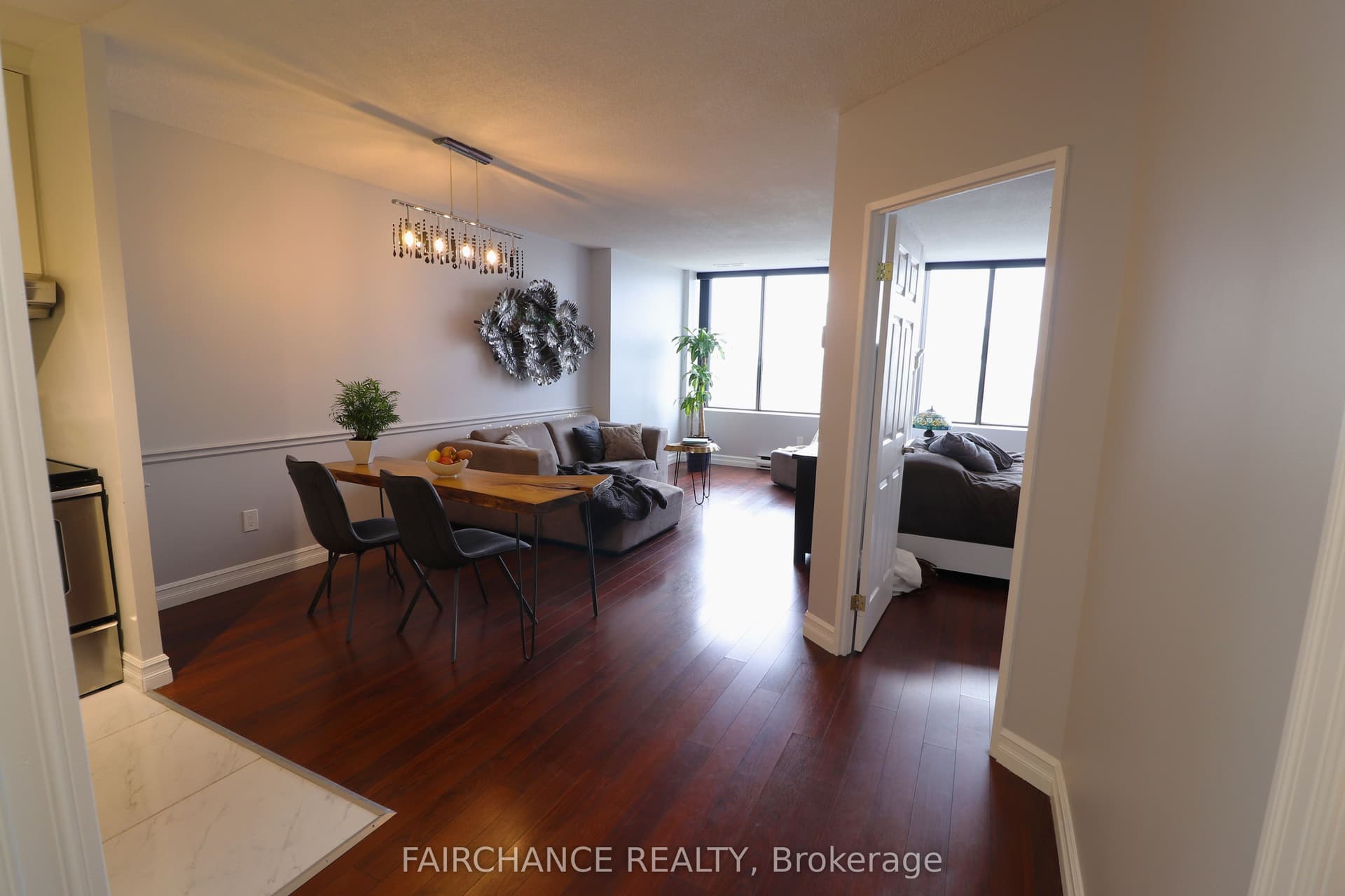 389 Dundas Street 2204, London East, ON N6B 3L5