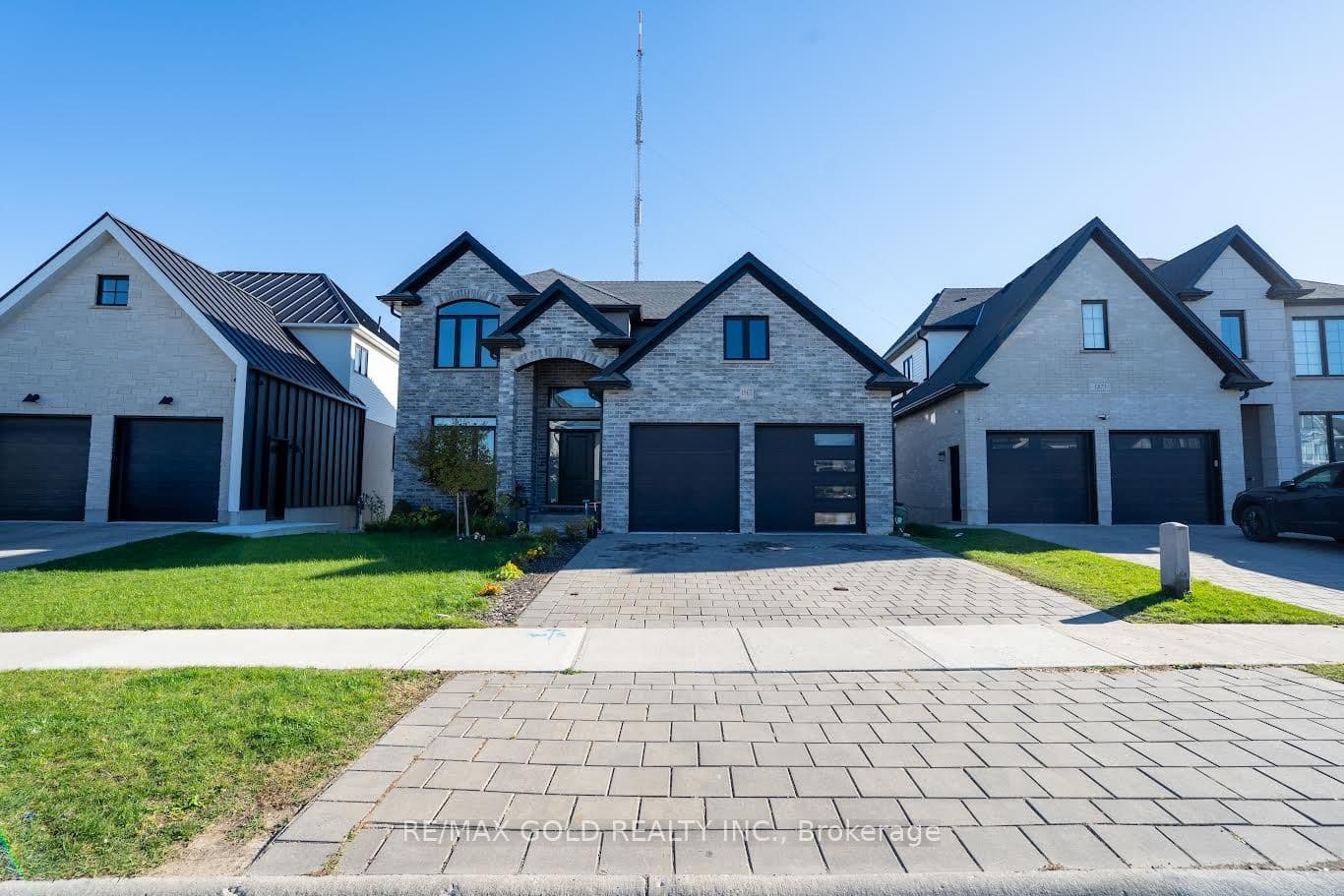 1867 Fountain Grass Drive, London South, ON N6K 0K6