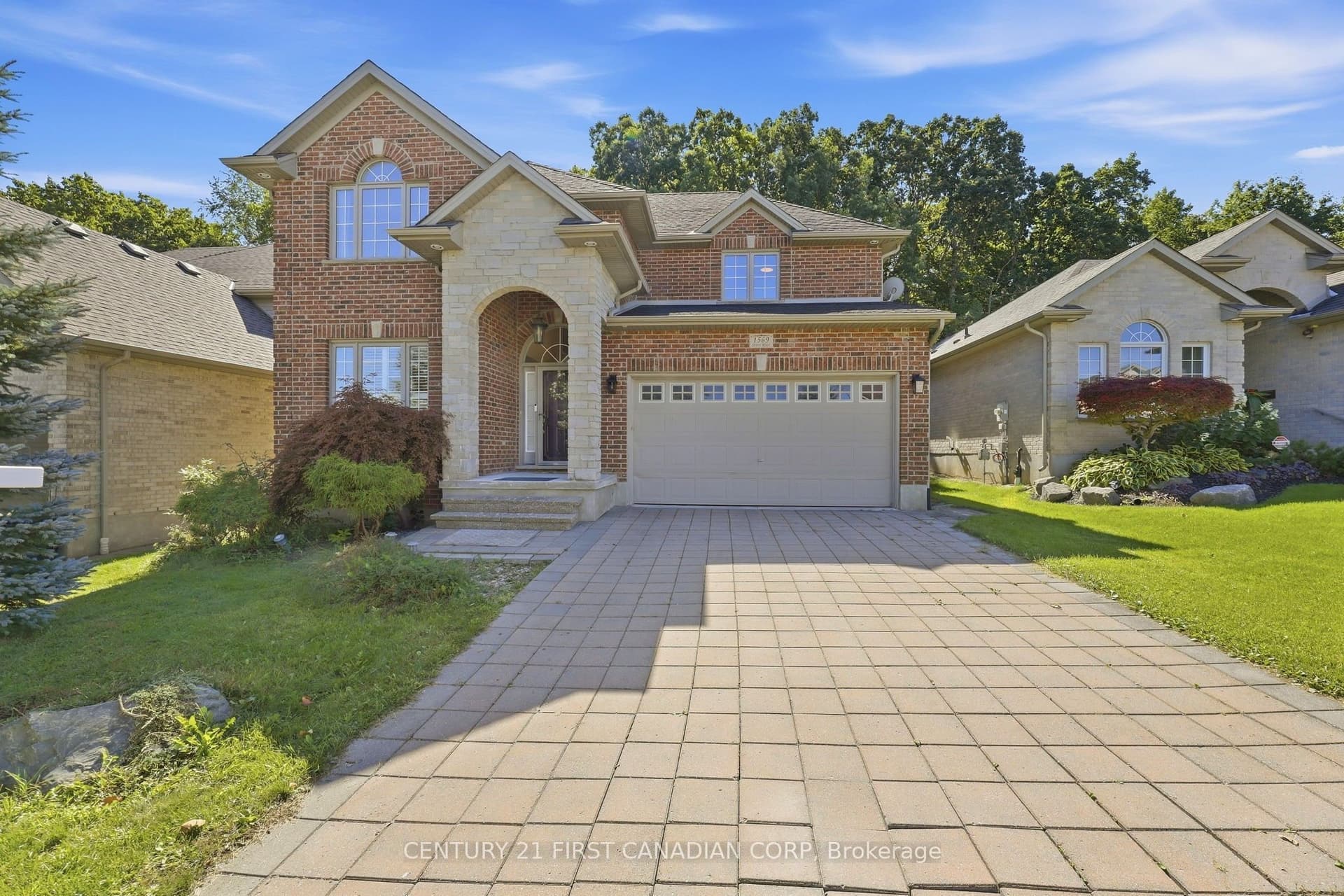 1569 Shore Road, London South, ON N6K 4Z5