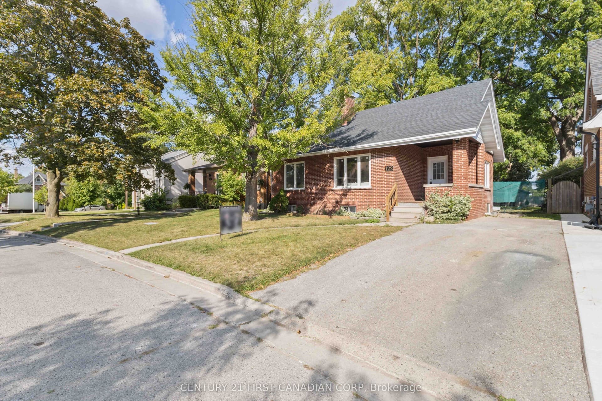 122 Windsor Crescent Main, London South, ON N6C 1V8