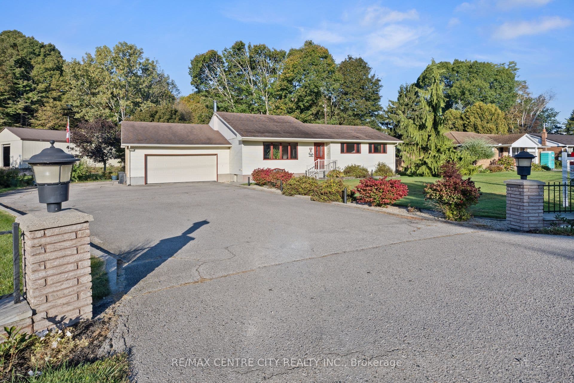 324 Carlow Road, Central Elgin, ON N5L 1B6