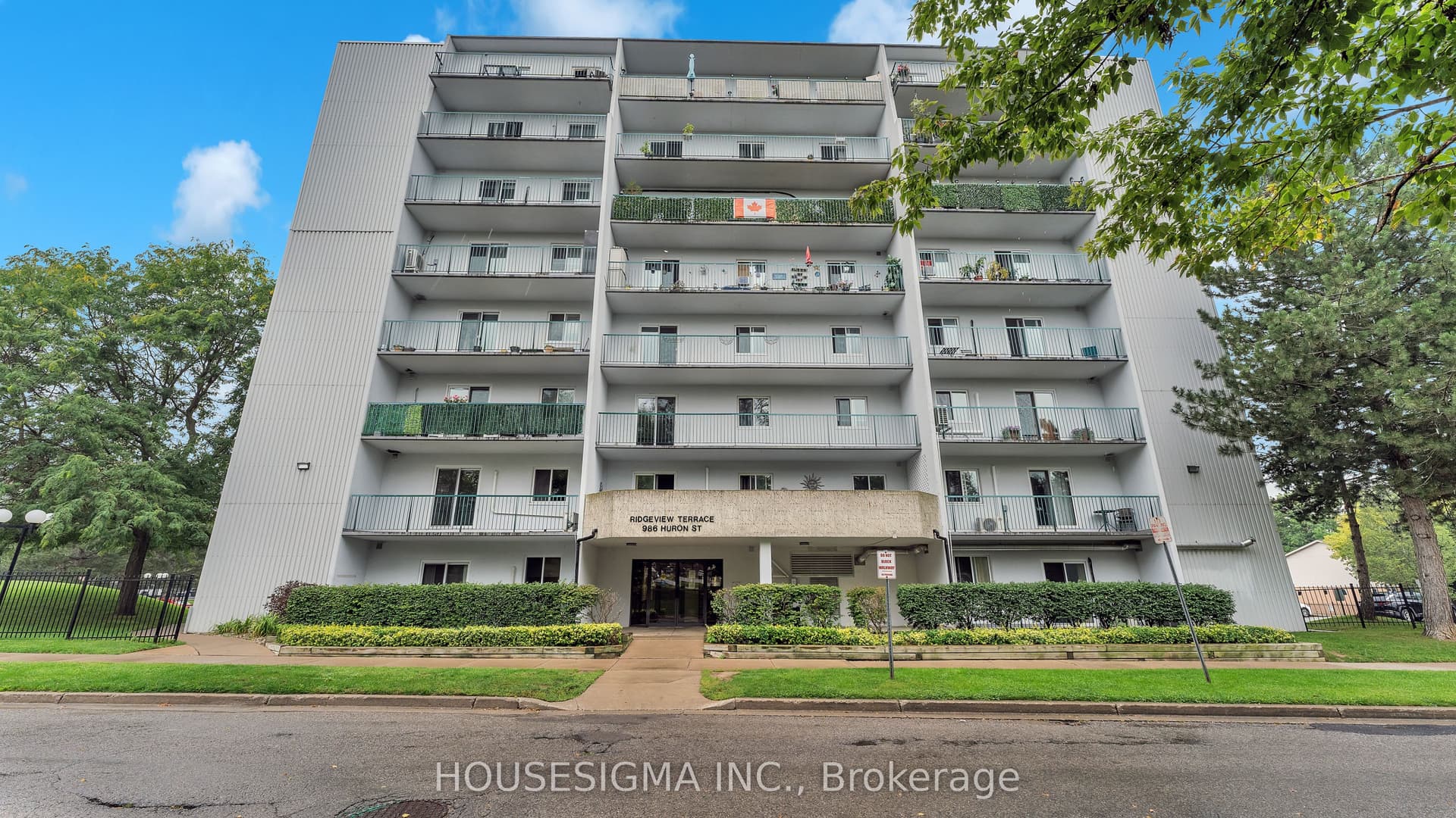 986 Huron Street 201, London East, ON N5Y 5E4