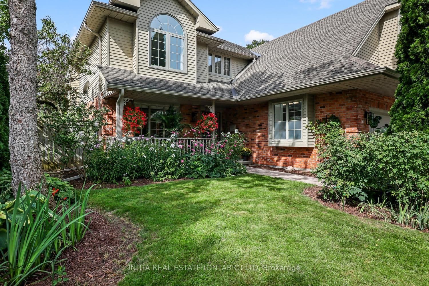 82 Masonville Crescent, London North, ON N5X 3T2