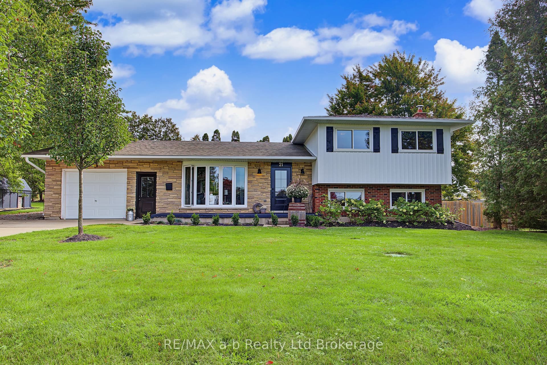 21 PEGGY Avenue, South-West Oxford, ON N0J 1N0
